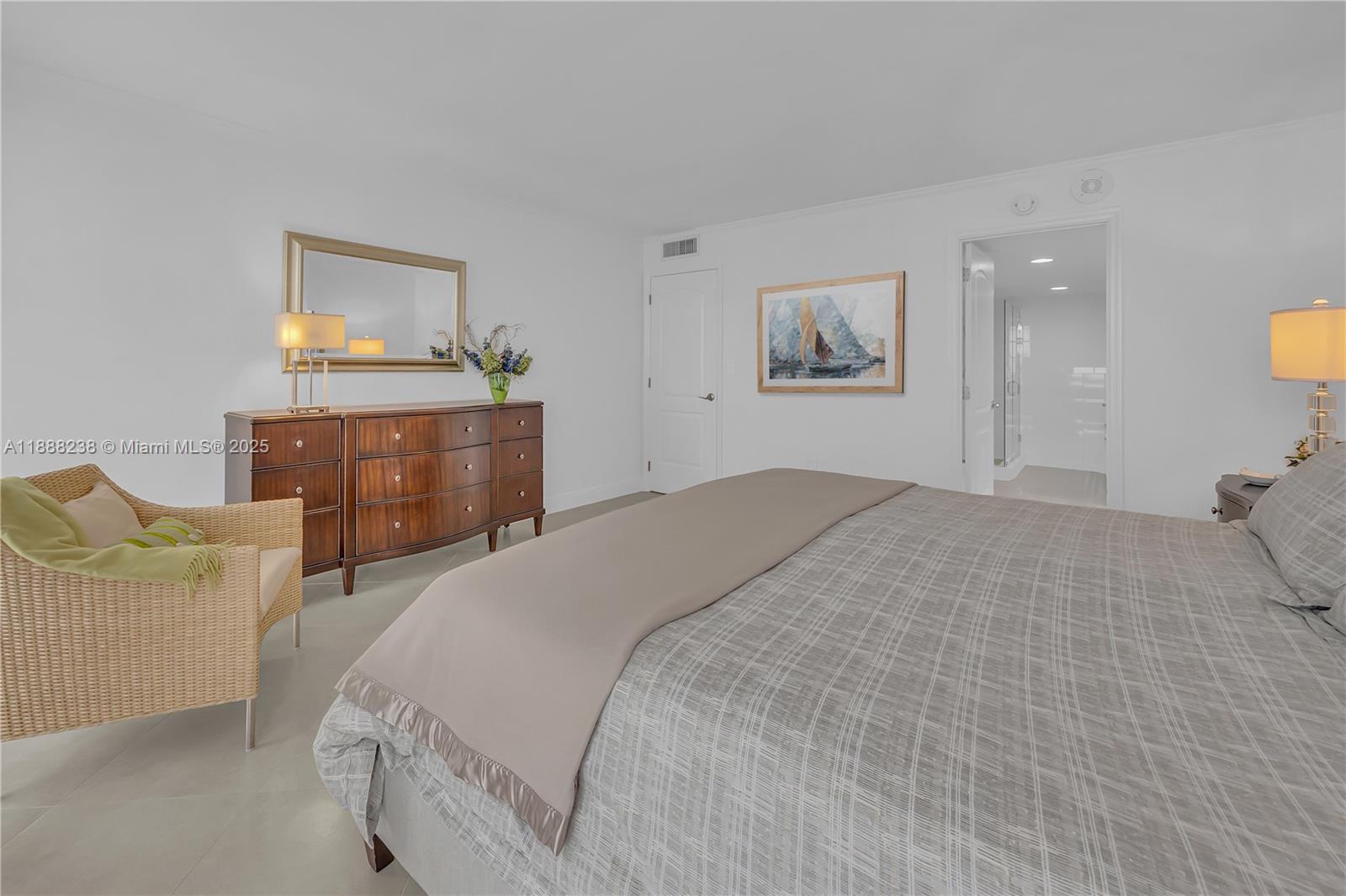 Coral Gables, Florida, 33134, United States, 2 Bedrooms Bedrooms, ,3 BathroomsBathrooms,Residential,For Sale,1987506