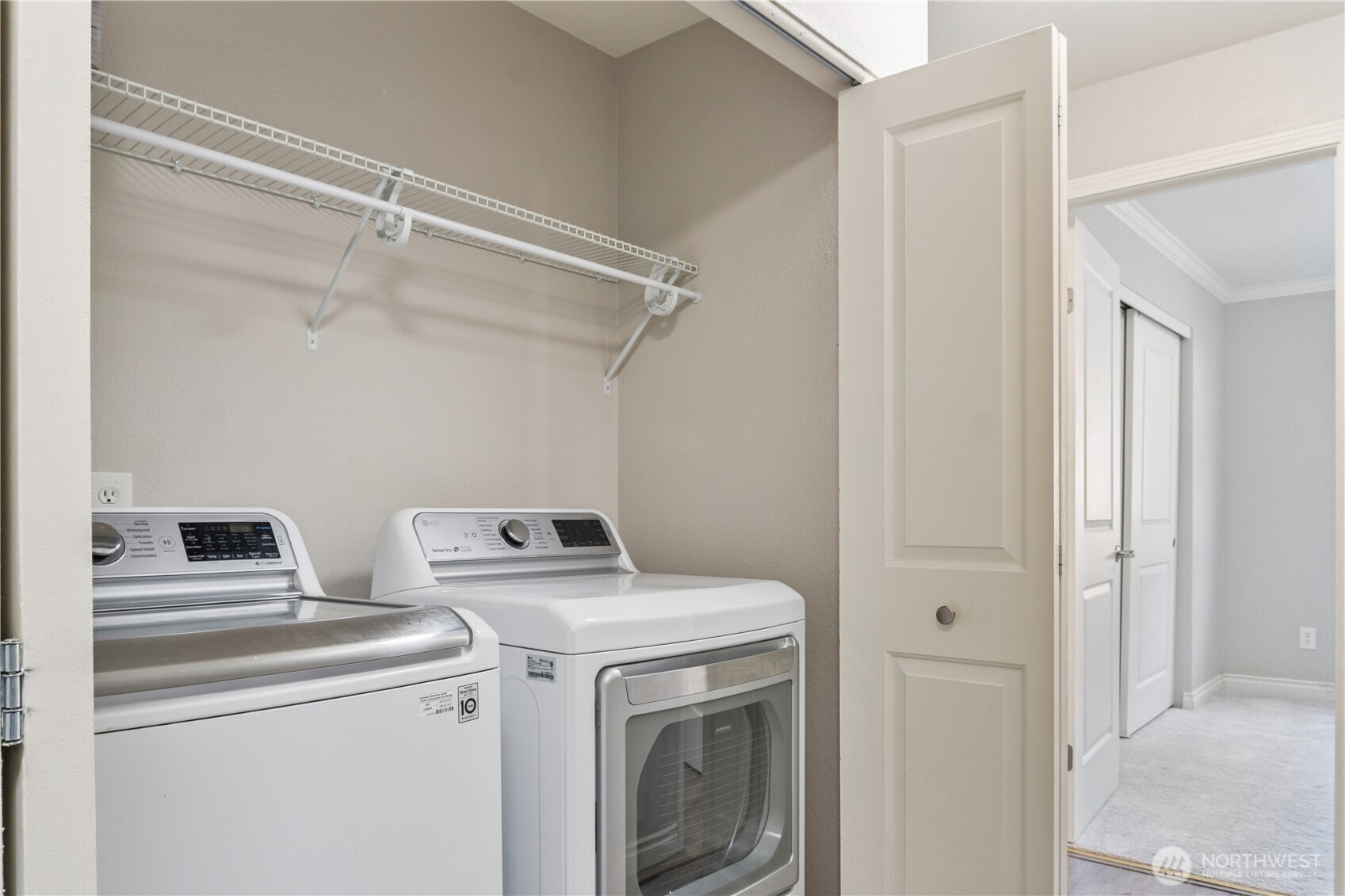 Kirkland, Washington, 98034, United States, 2 Bedrooms Bedrooms, ,1 BathroomBathrooms,Residential,For Sale,1906661