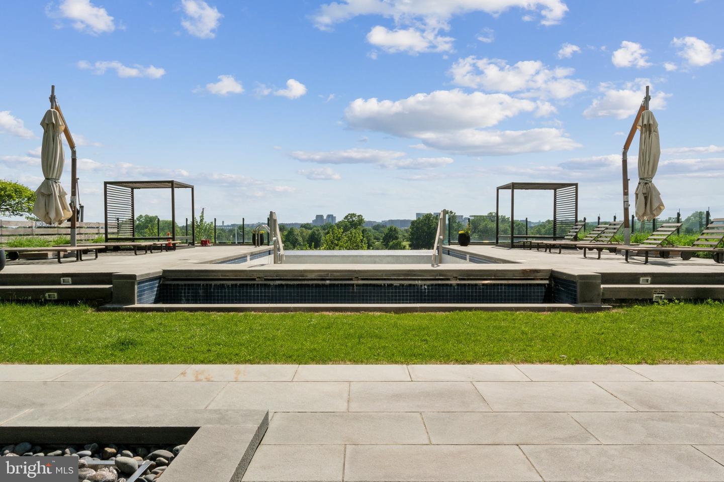 Washington, District of Columbia, 20024, United States, 1 Bedroom Bedrooms, ,1 BathroomBathrooms,Residential,For Sale,1805408