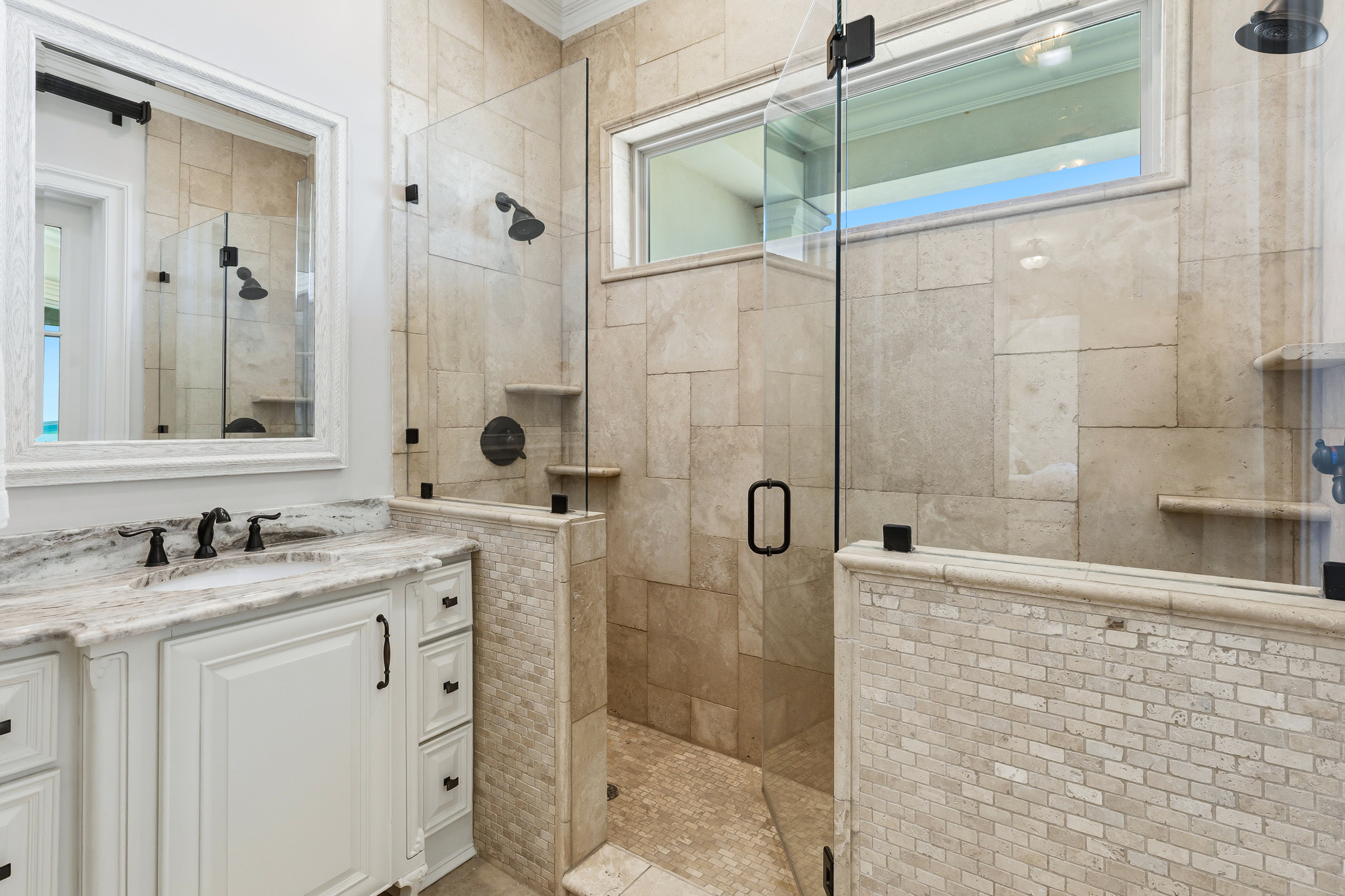  Private Bayfront Estate With Deepwater Dock And Resort-Style Outdoor Living - 物件實景