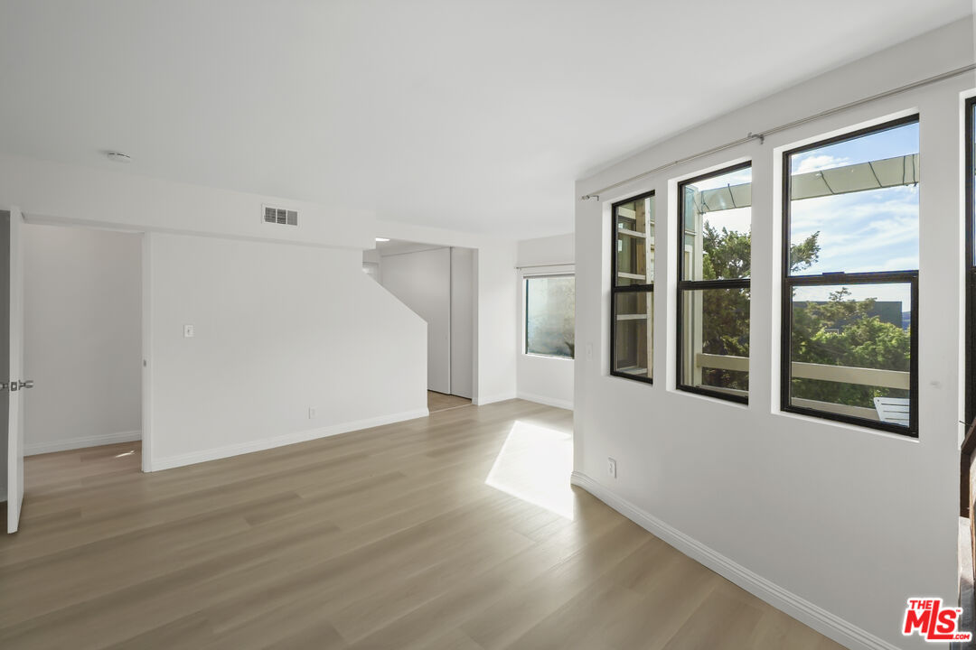 Malibu, California, 90265, United States, 3 Bedrooms Bedrooms, ,2 BathroomsBathrooms,Residential,For Sale,1997351