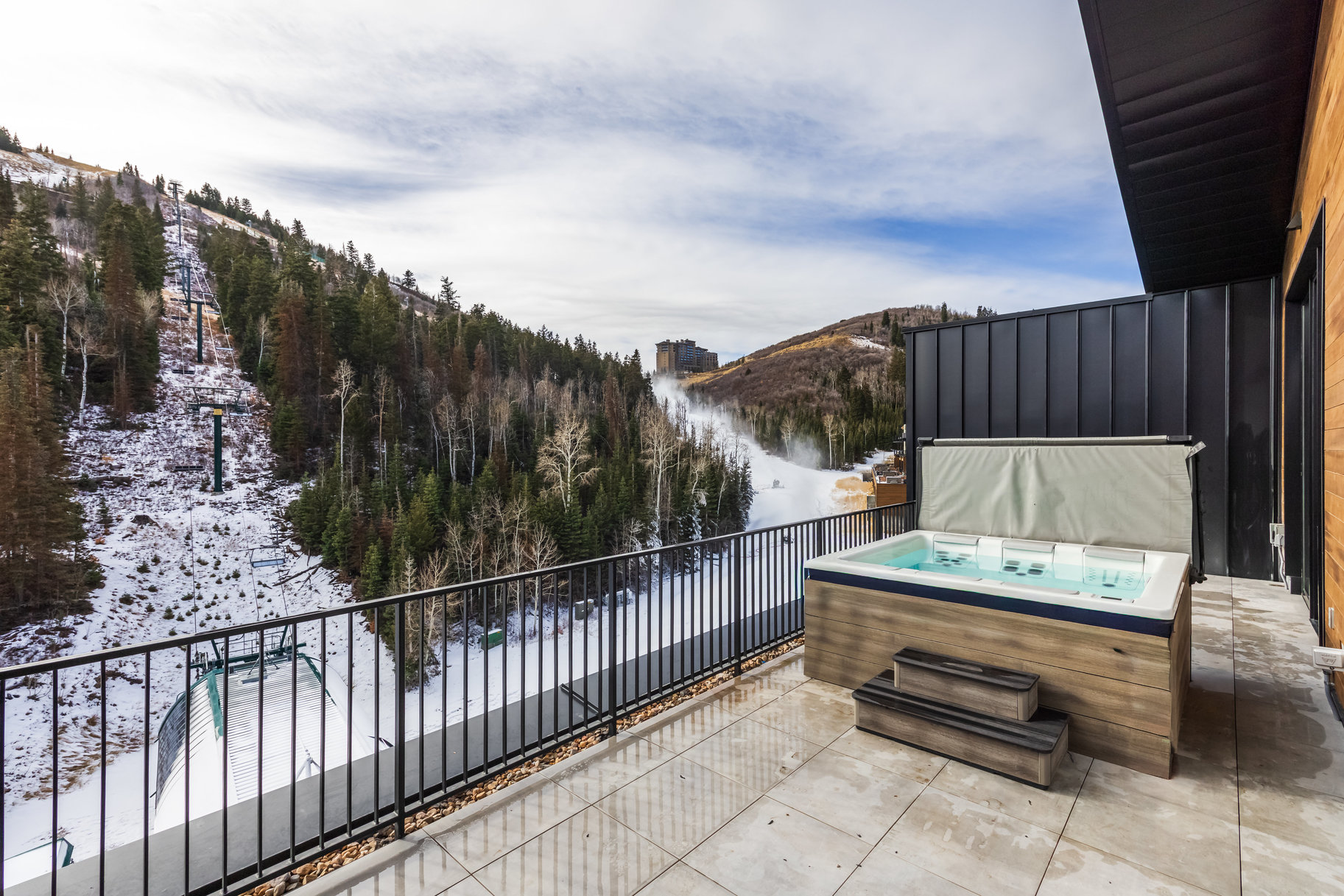  Furnished 5-bedroom Penthouse at Founder