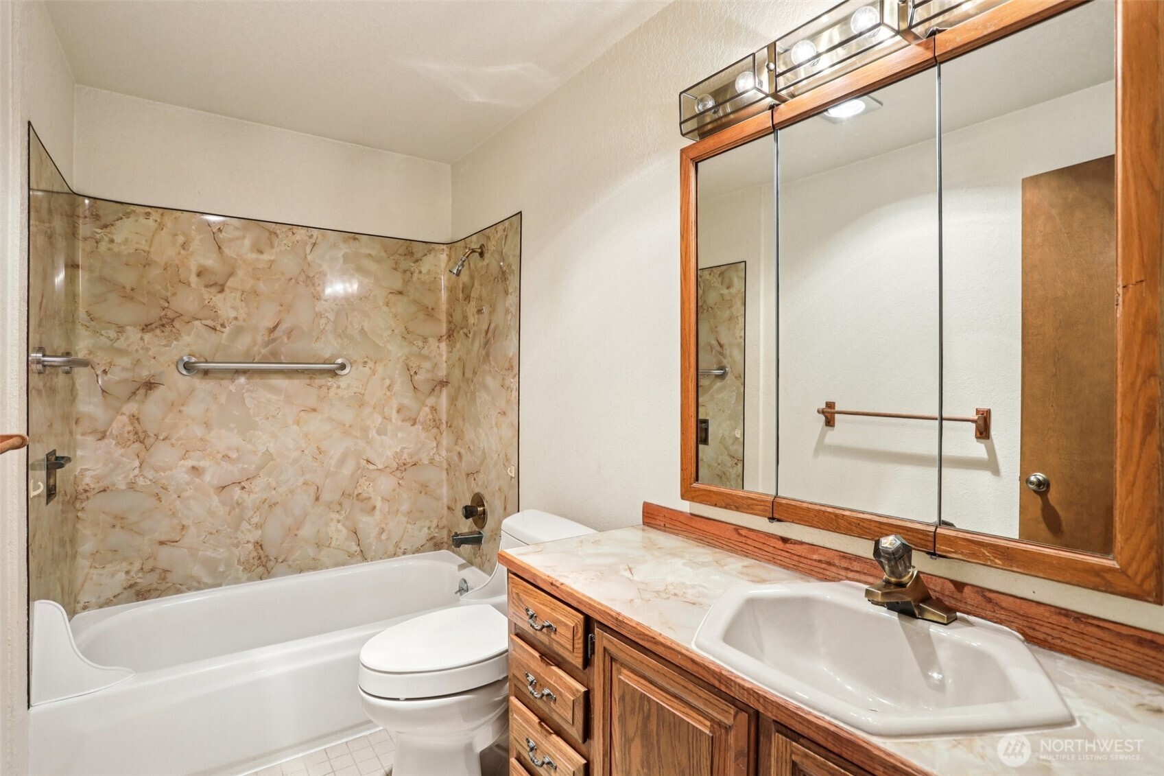 Lake Forest Park, Washington, 98155, United States, 4 Bedrooms Bedrooms, ,2 BathroomsBathrooms,Residential,For Sale,1936982