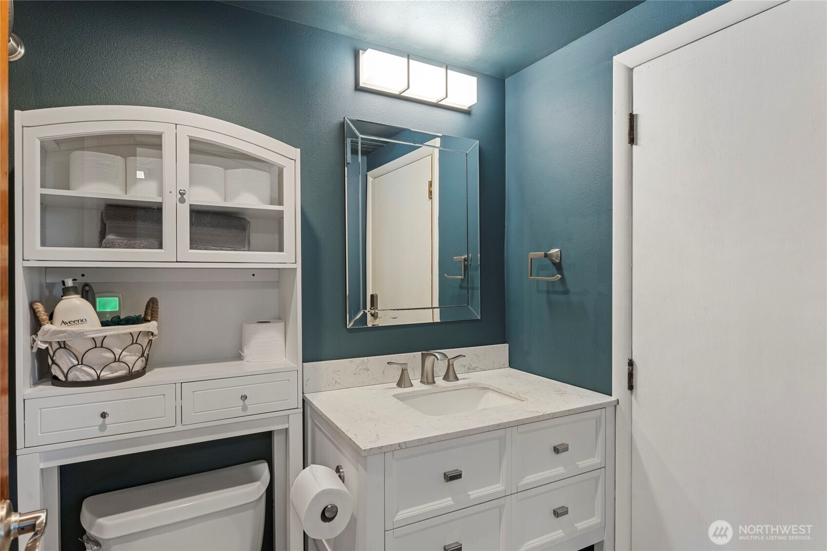 Burien, Washington, 98166, United States, 3 Bedrooms Bedrooms, ,2 BathroomsBathrooms,Residential,For Sale,1895408