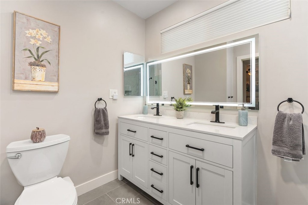 Woodland Hills, California, 91367, United States, 5 Bedrooms Bedrooms, ,3 BathroomsBathrooms,Residential,For Sale,1907450