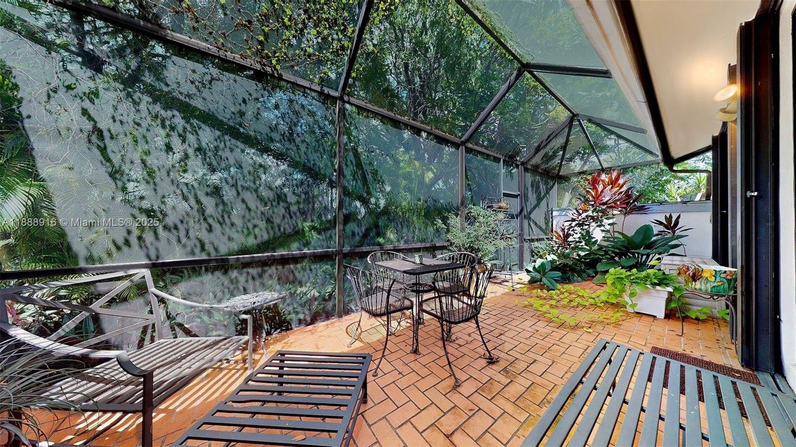 Doral, Florida, 33178, United States, 2 Bedrooms Bedrooms, ,2 BathroomsBathrooms,Residential,For Sale,1975384