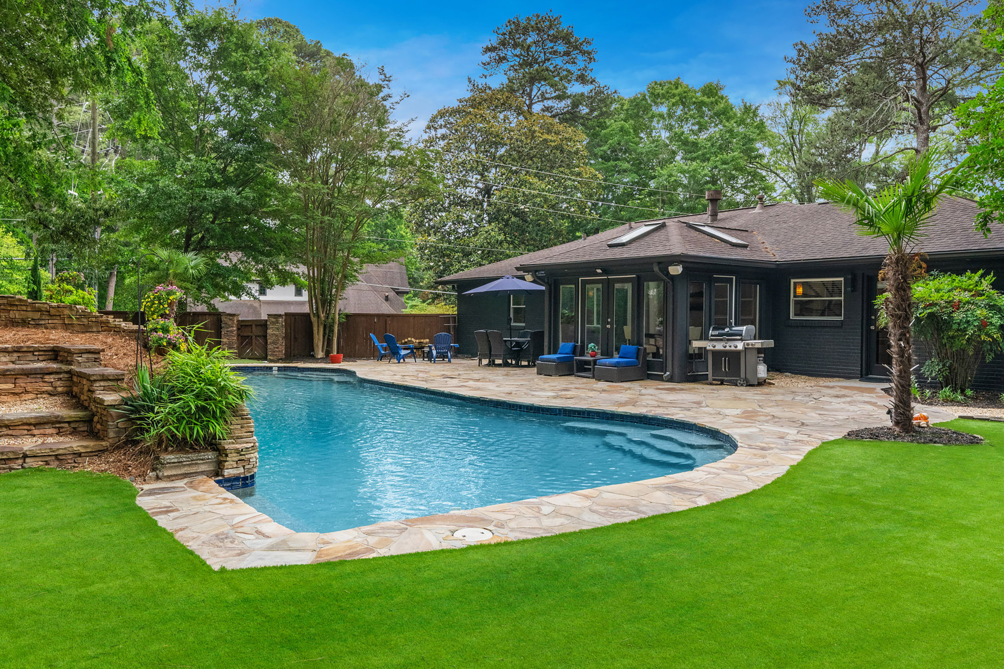  Pristine Morningside Mid-Century Modern with Resort-Inspired Backyard - 物件實景