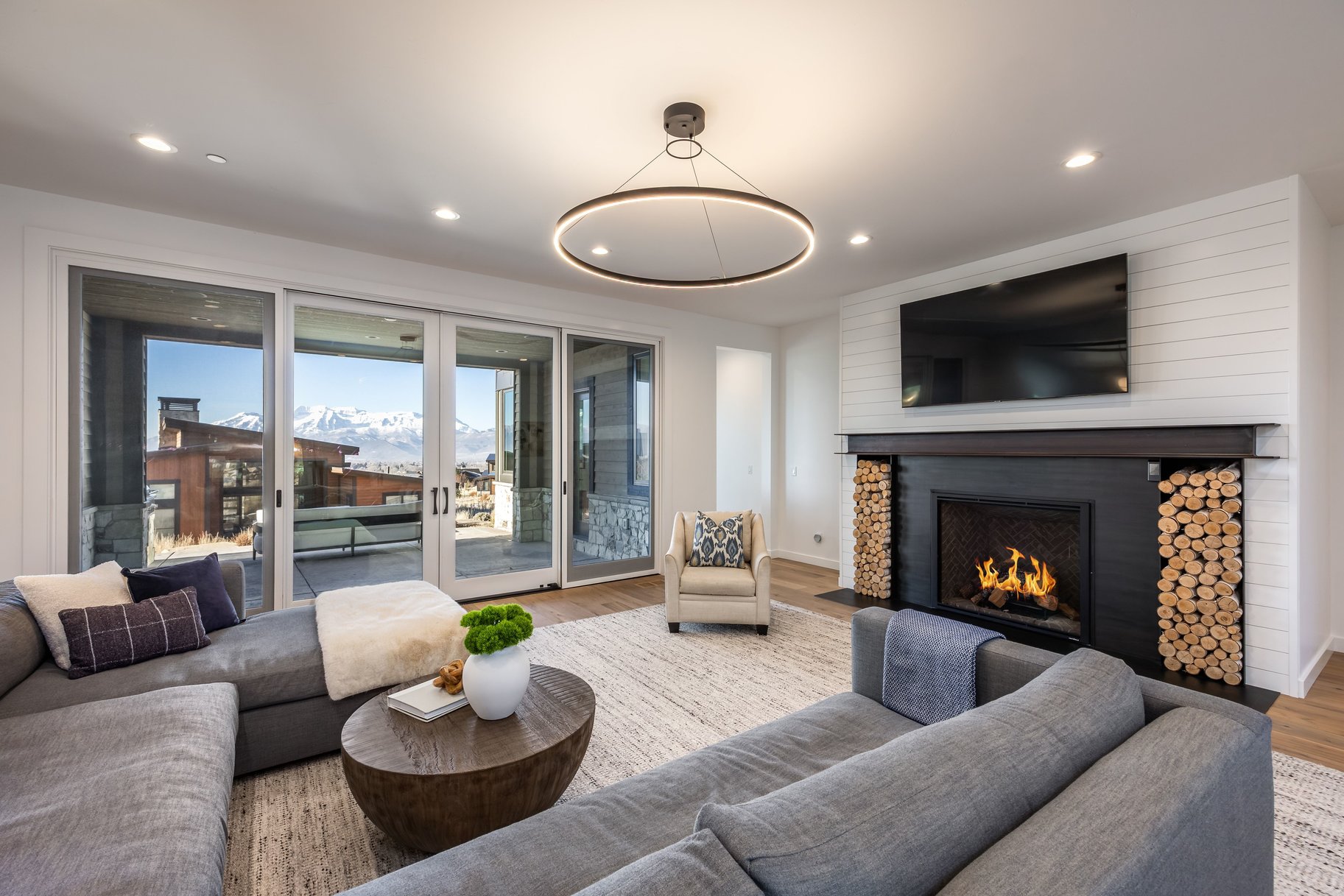  Modern Red Ledges home with Full Golf Membership Available - Fully Furnished - 物件實景