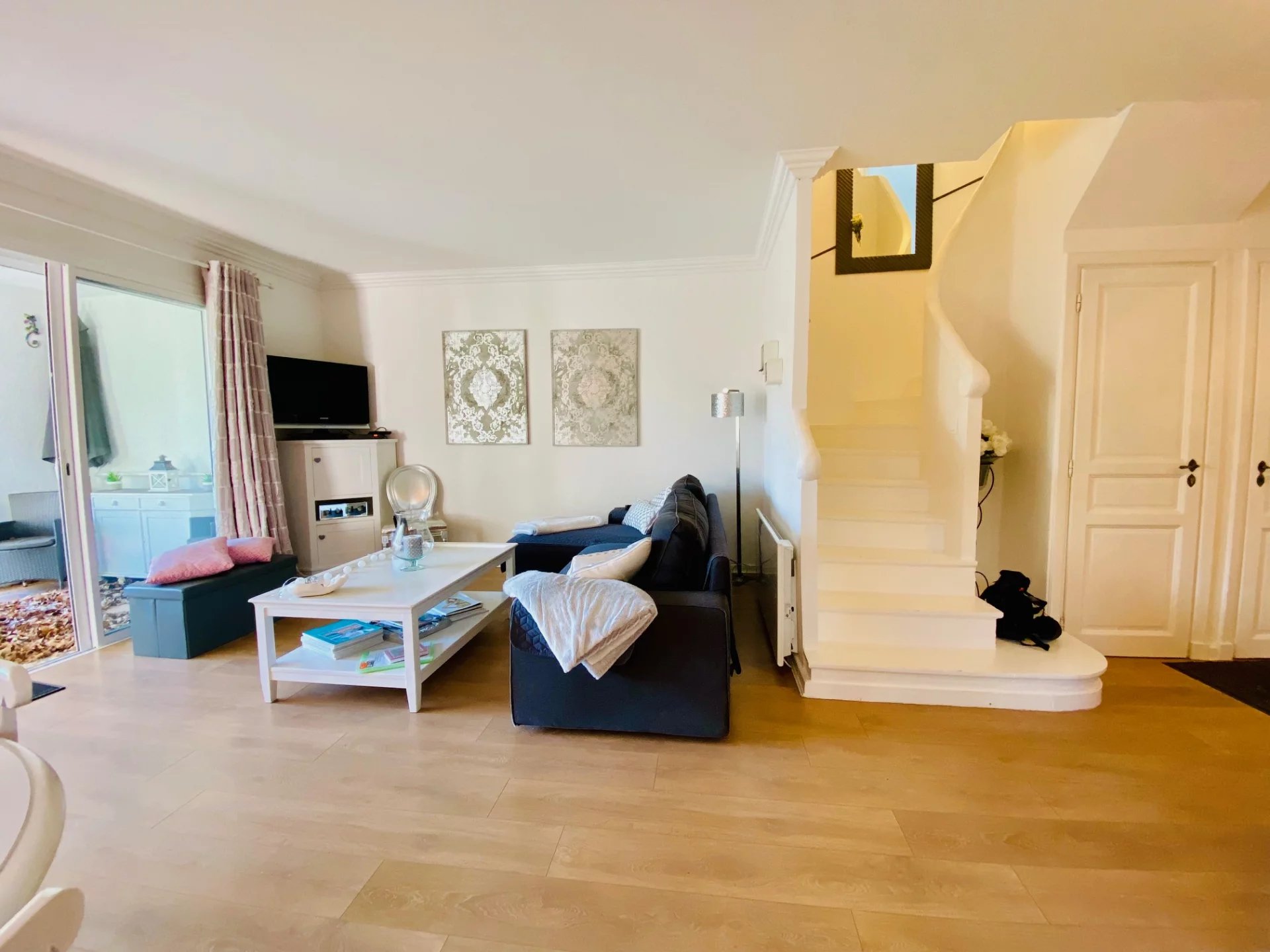 Grimaud, Provence-Alpes-Côte d’Azur, 83310, FR, 3 Bedrooms Bedrooms, ,3 BathroomsBathrooms,Residential,For Sale,1777448