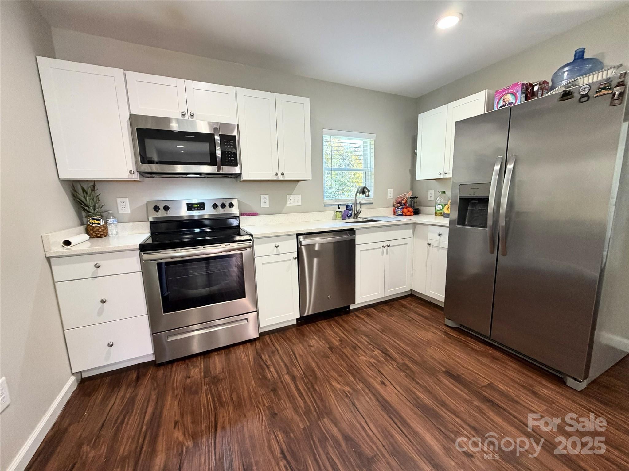 Charlotte, North Carolina, 28227, United States, 5 Bedrooms Bedrooms, ,4 BathroomsBathrooms,Residential,For Sale,1995708