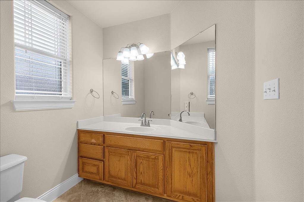 Weatherford, Texas, 76087, United States, 4 Bedrooms Bedrooms, ,4 BathroomsBathrooms,Residential,For Sale,2040291