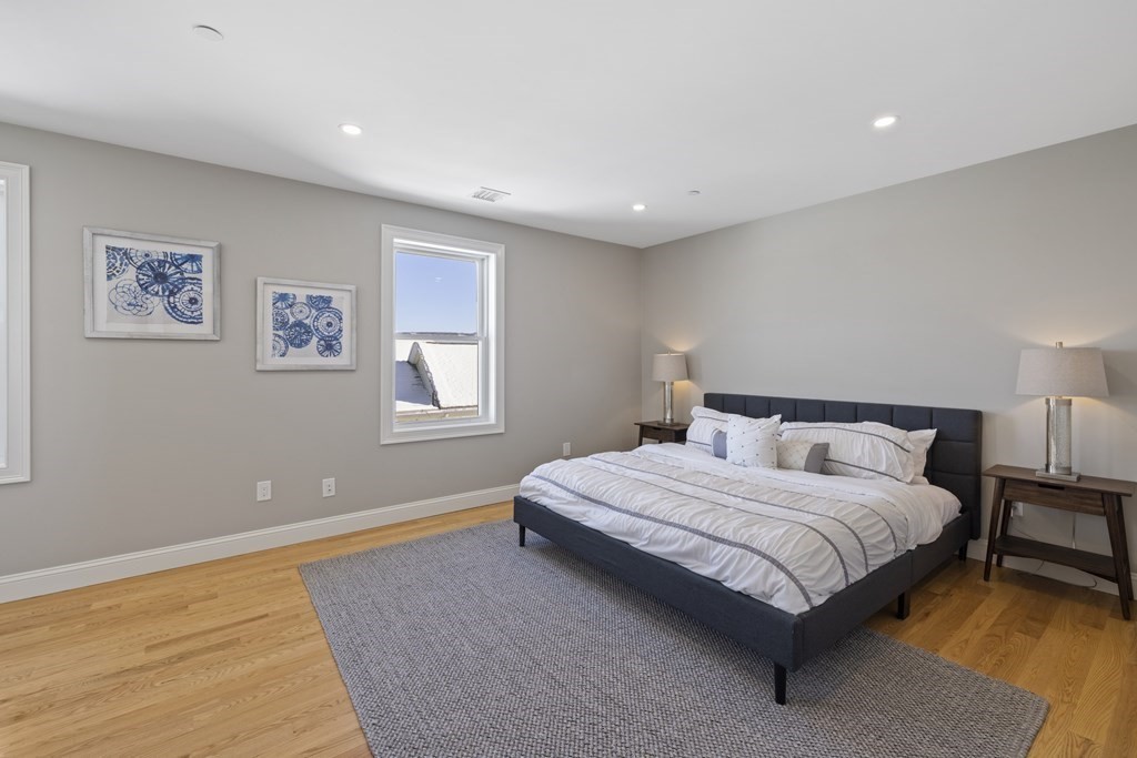Everett, Massachusetts, 02149, United States, 3 Bedrooms Bedrooms, ,2 BathroomsBathrooms,Residential,For Sale,1921972