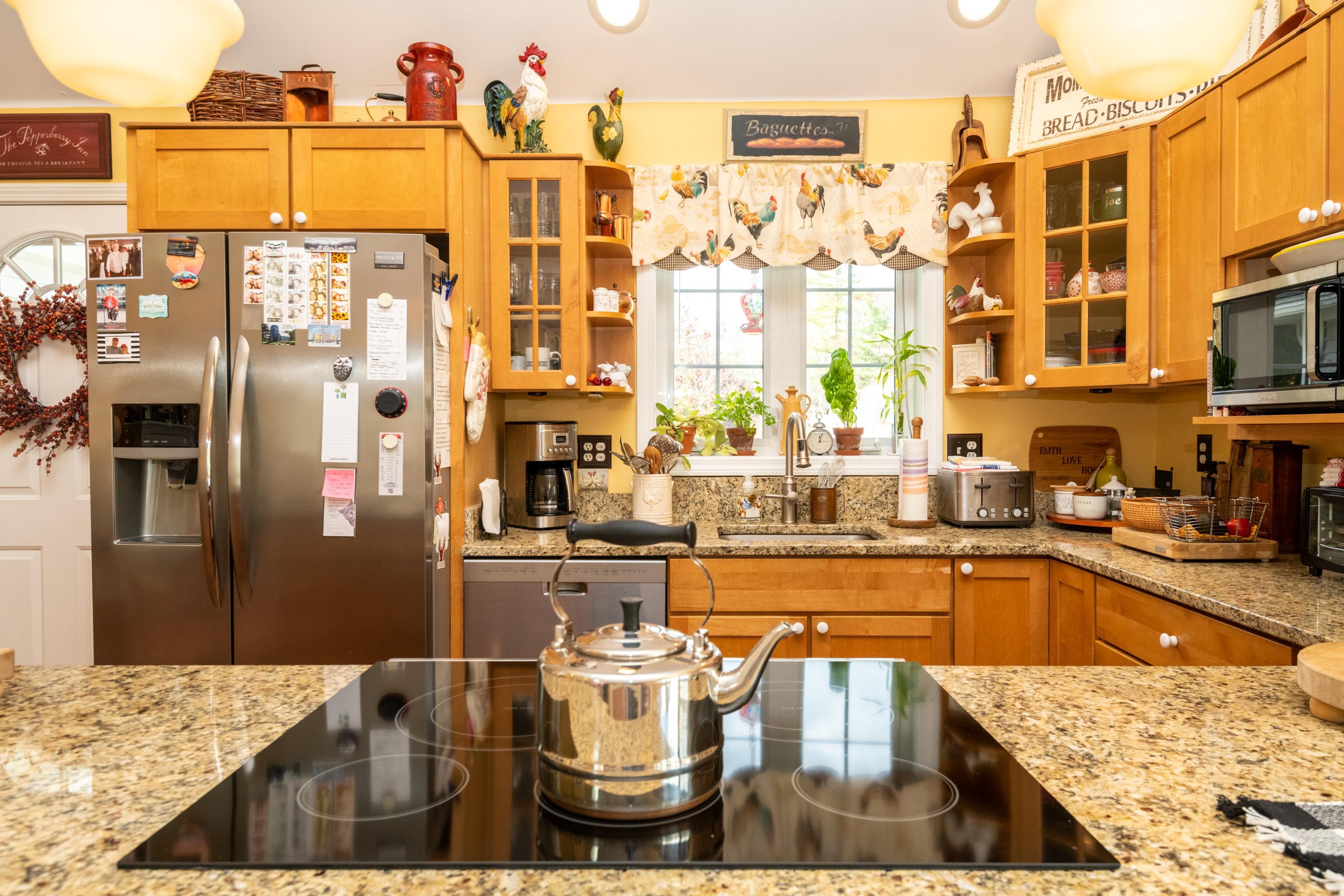 Seabrook, New Hampshire, 03874, United States, 3 Bedrooms Bedrooms, ,2 BathroomsBathrooms,Residential,For Sale,1989185