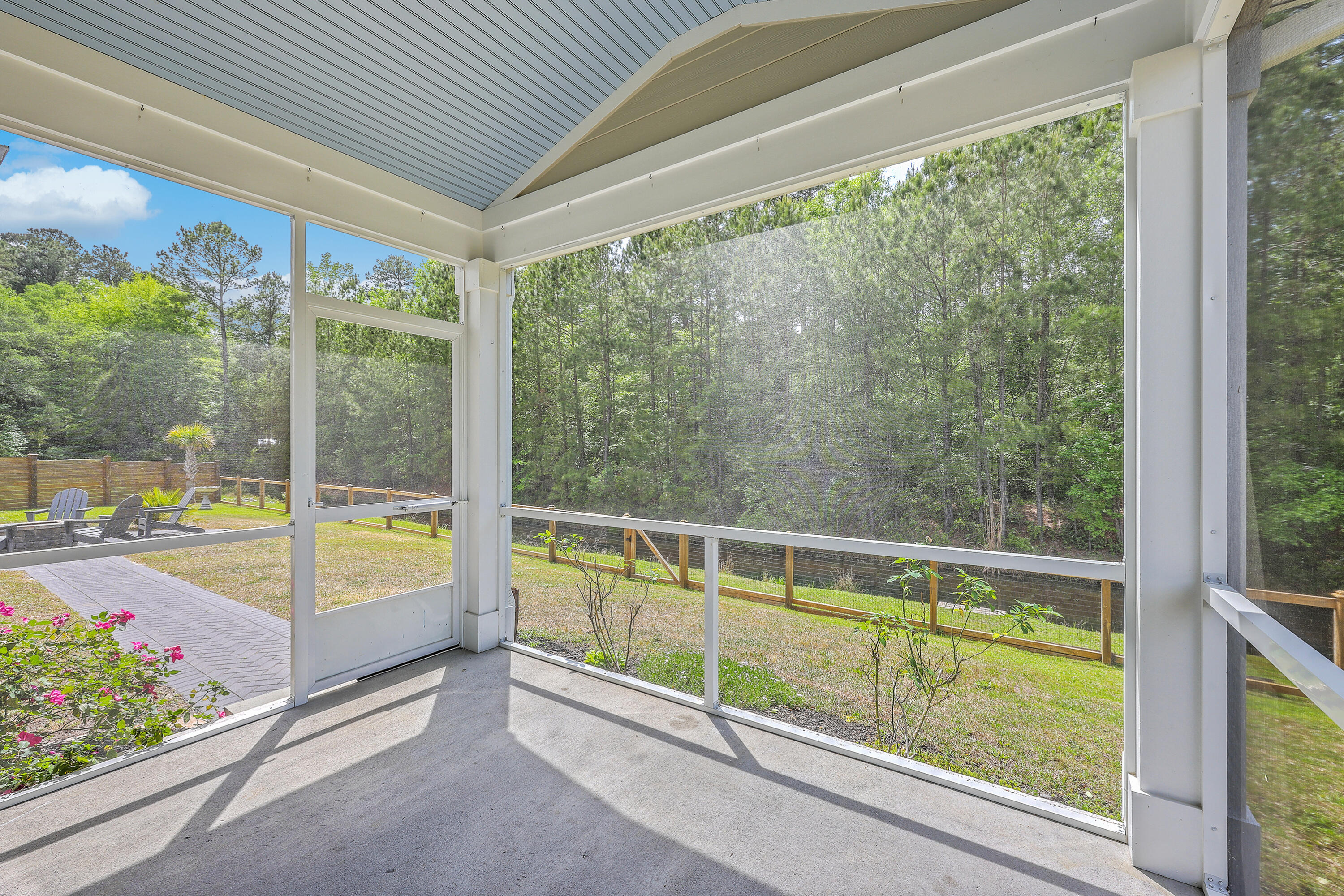 Summerville, South Carolina, 29483, United States, 4 Bedrooms Bedrooms, ,3 BathroomsBathrooms,Residential,For Sale,1928541