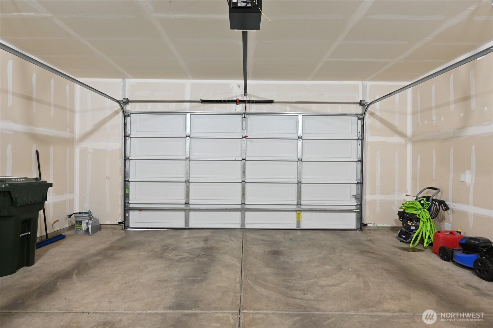 AUBURN, Washington, 98092, United States, 4 Bedrooms Bedrooms, ,3 BathroomsBathrooms,Residential,For Sale,1954954