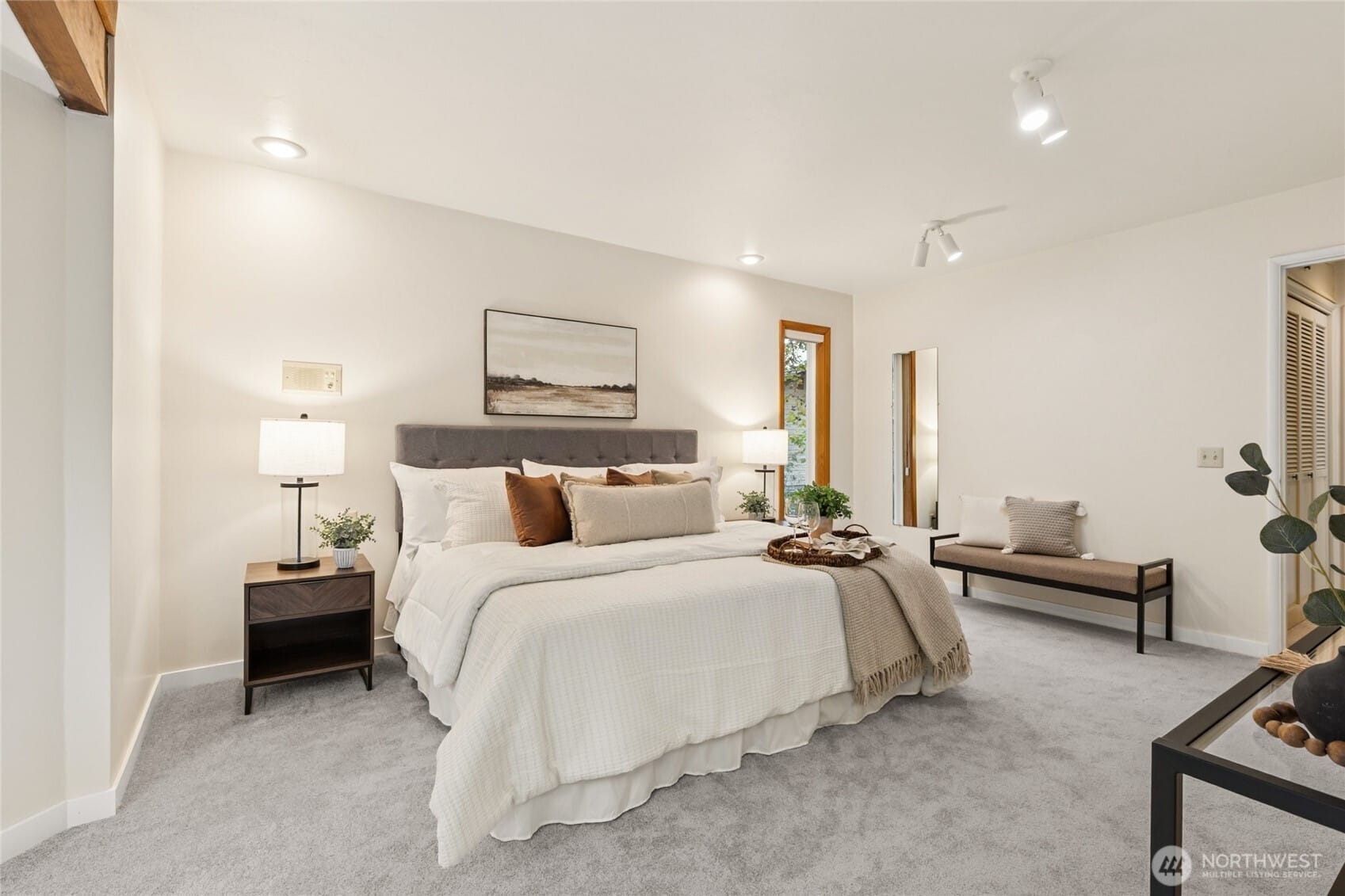 Olympia, Washington, 98502, United States, 4 Bedrooms Bedrooms, ,2 BathroomsBathrooms,Residential,For Sale,1988931