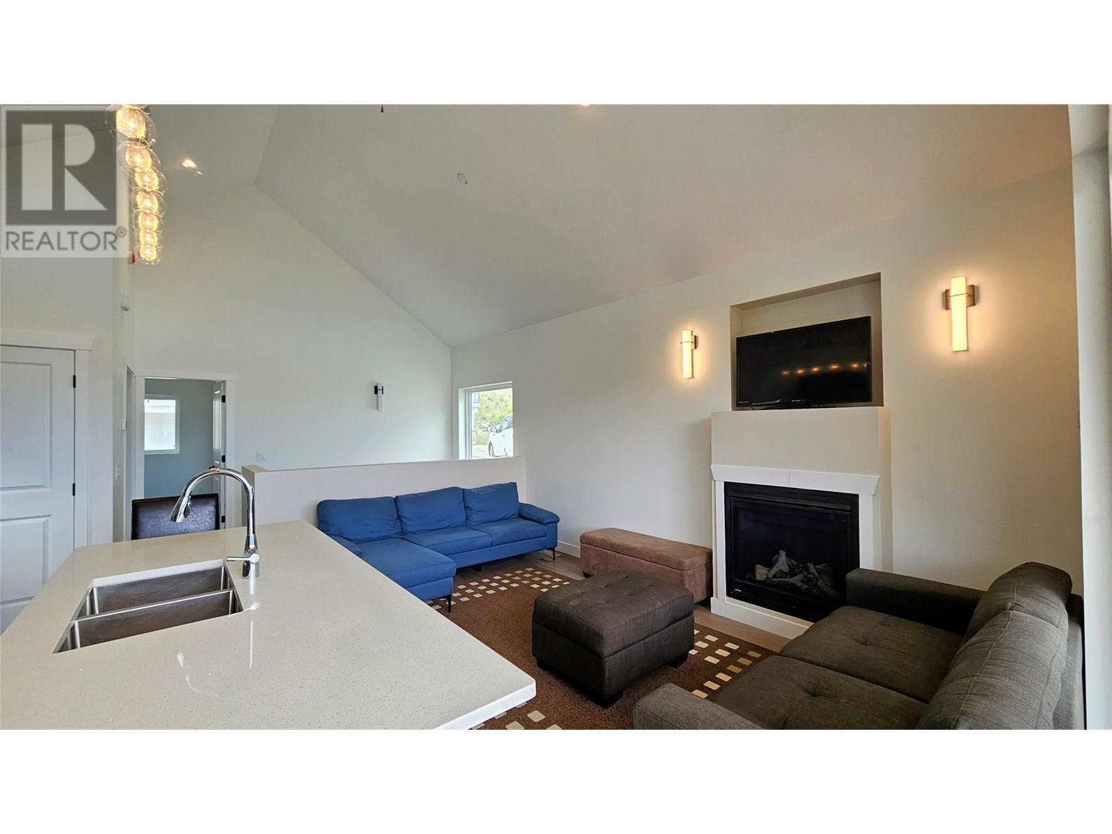 KELOWNA, British Columbia, V1Z 3R8, CA, 3 Bedrooms Bedrooms, ,2 BathroomsBathrooms,Residential,For Sale,1897837