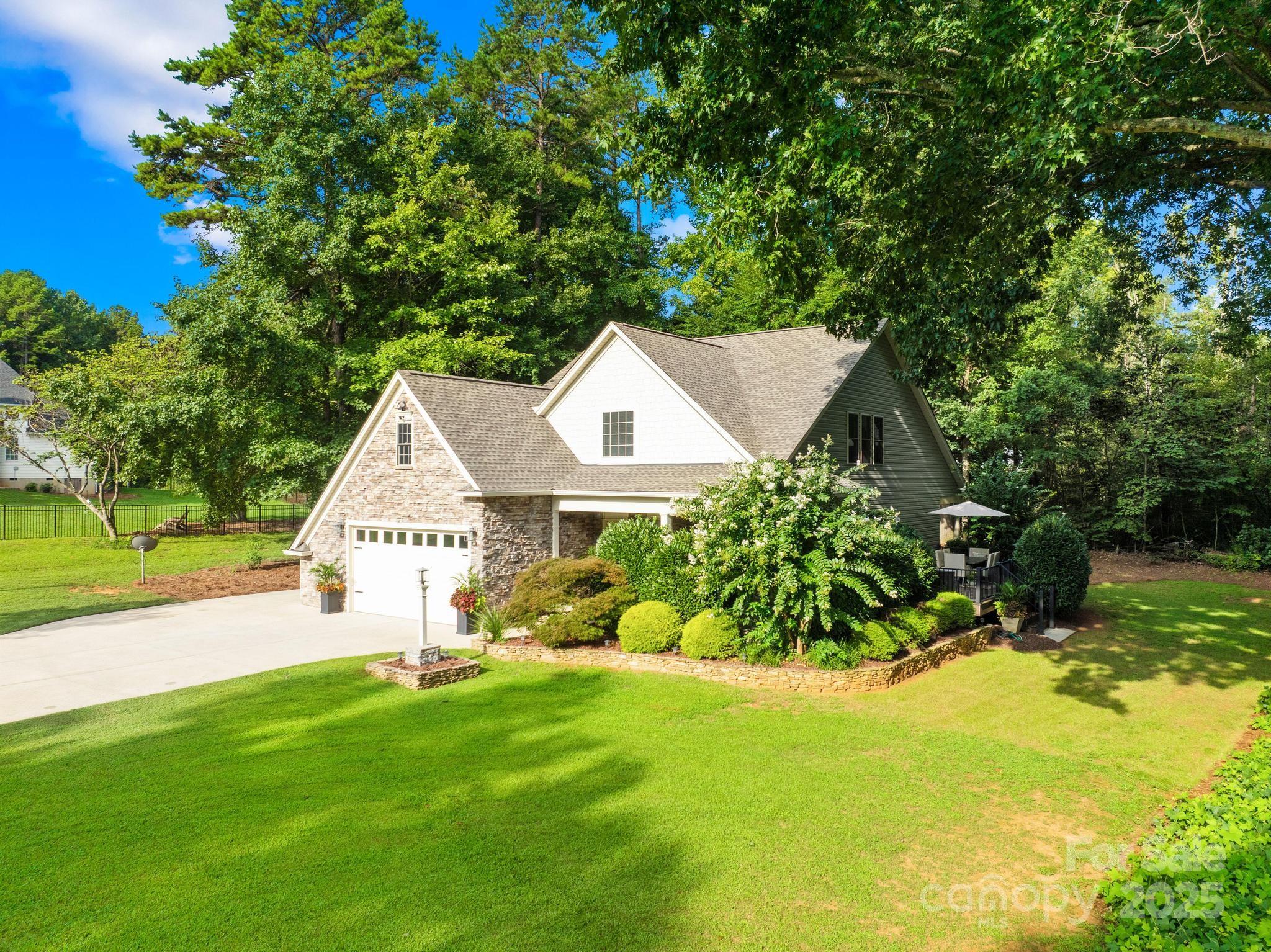 Mooresville, North Carolina, 28115, United States, 3 Bedrooms Bedrooms, ,3 BathroomsBathrooms,Residential,For Sale,1927235