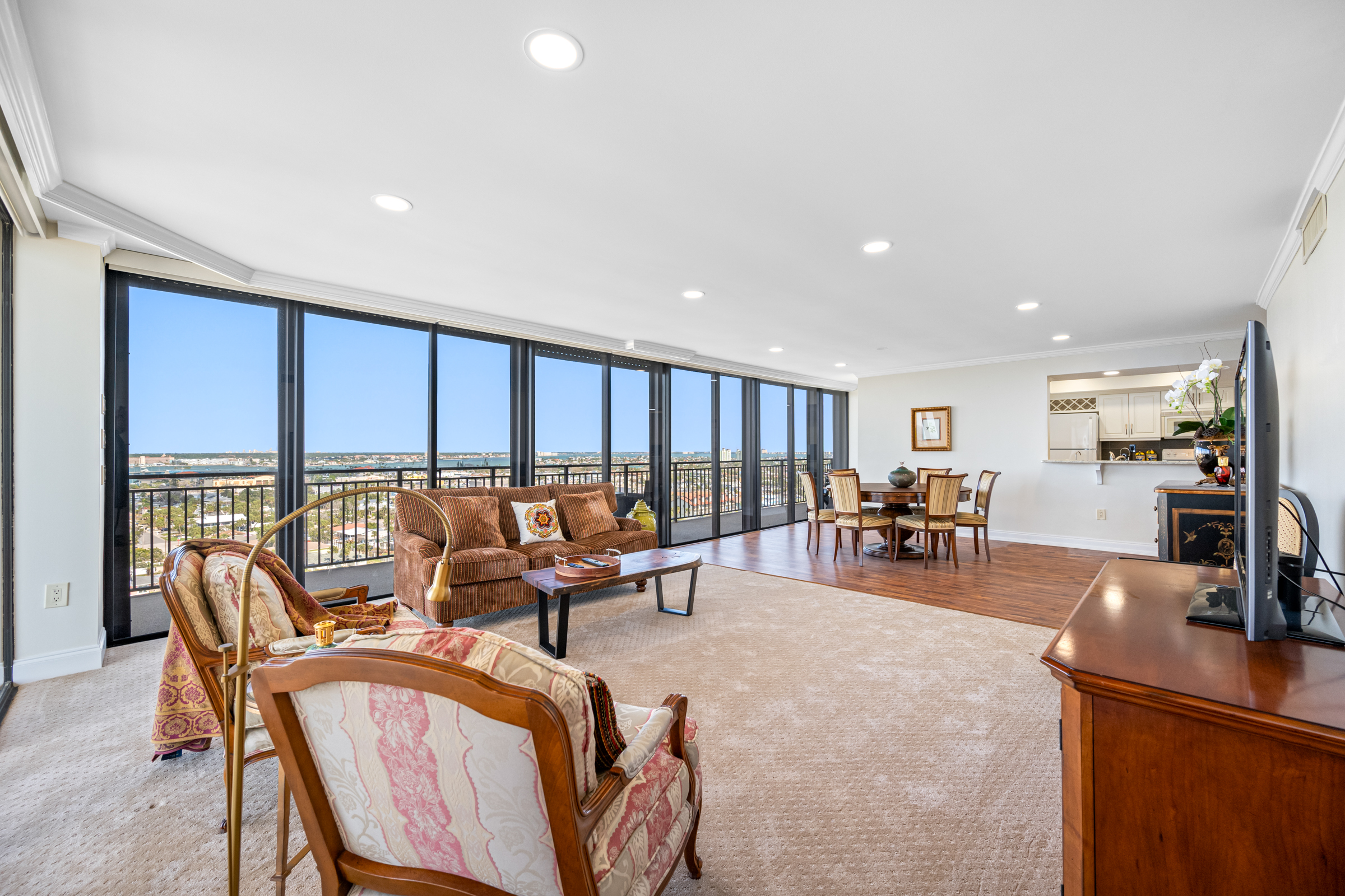 Treasure Island, Florida, 33706, United States, 2 Bedrooms Bedrooms, ,2 BathroomsBathrooms,Residential,For Sale,1998023