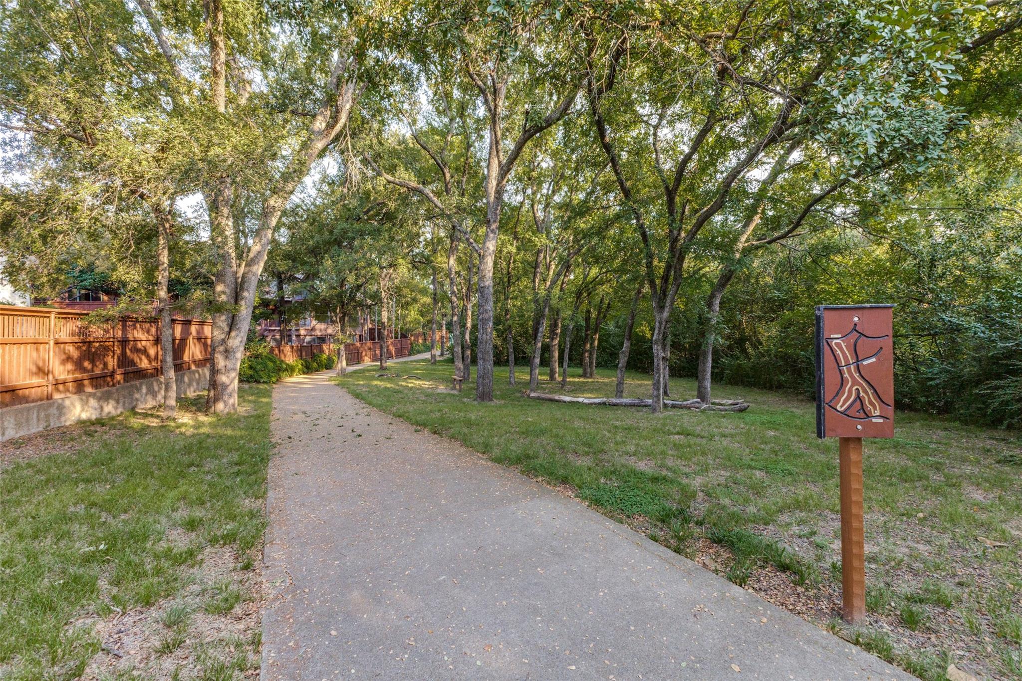  9683 Whitehurst Drive - 物件實景