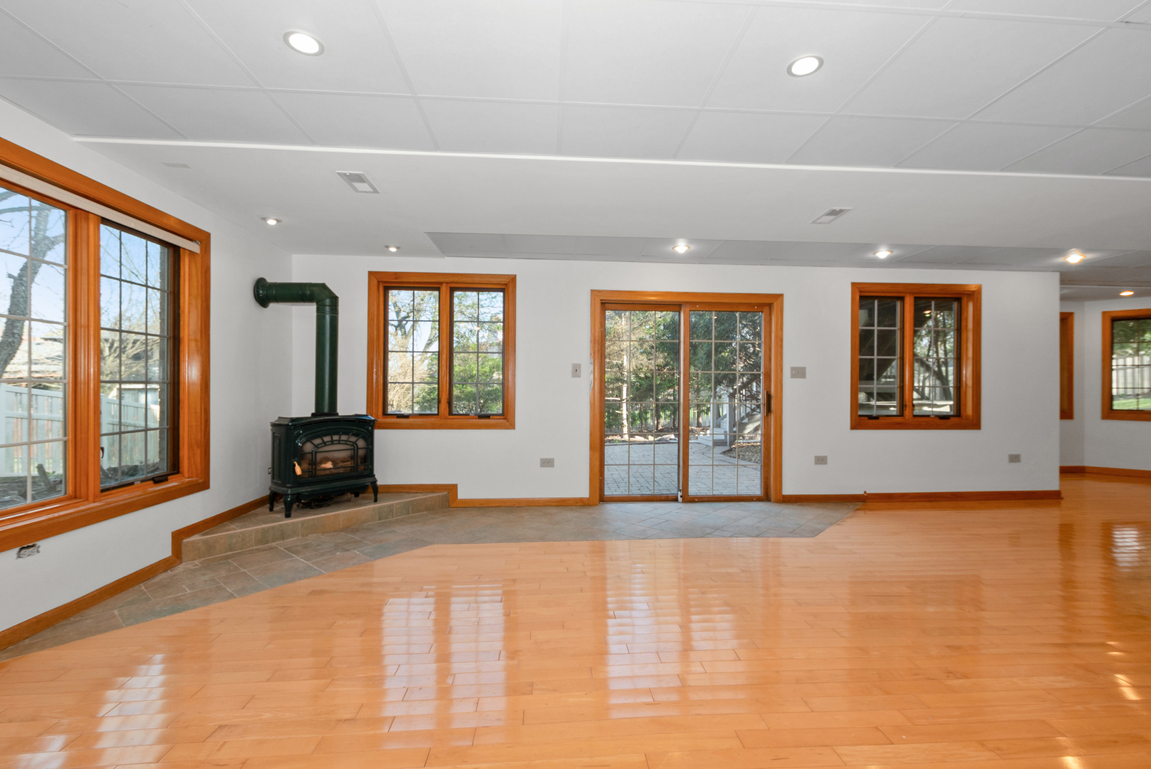 Palos Hills, Illinois, 60465, United States, 5 Bedrooms Bedrooms, ,5 BathroomsBathrooms,Residential,For Sale,1943646