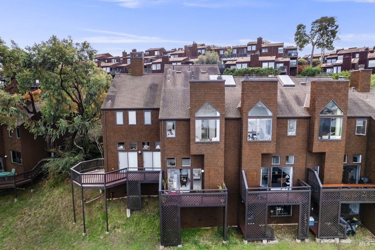 Sausalito, California, 94965, United States, 3 Bedrooms Bedrooms, ,3 BathroomsBathrooms,Residential,For Sale,1990897