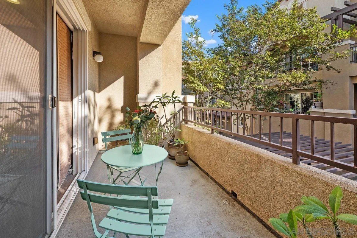 San Diego, California, 92105, United States, 2 Bedrooms Bedrooms, ,2 BathroomsBathrooms,Residential,For Sale,1970106