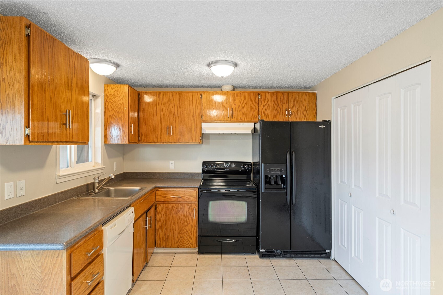 Auburn, Washington, 98001, United States, ,Residential,For Sale,1992028