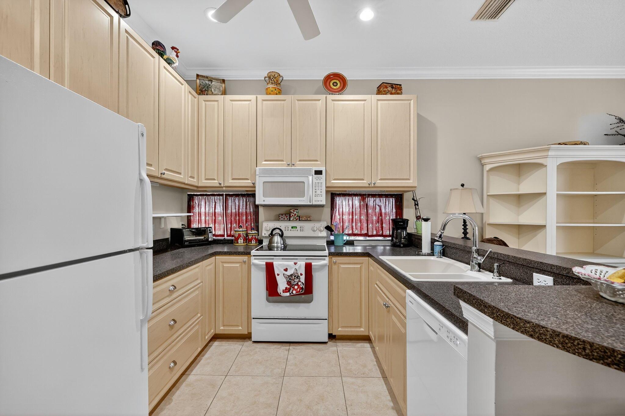 Fort Pierce, Florida, 34949, United States, 2 Bedrooms Bedrooms, ,2 BathroomsBathrooms,Residential,For Sale,1989196