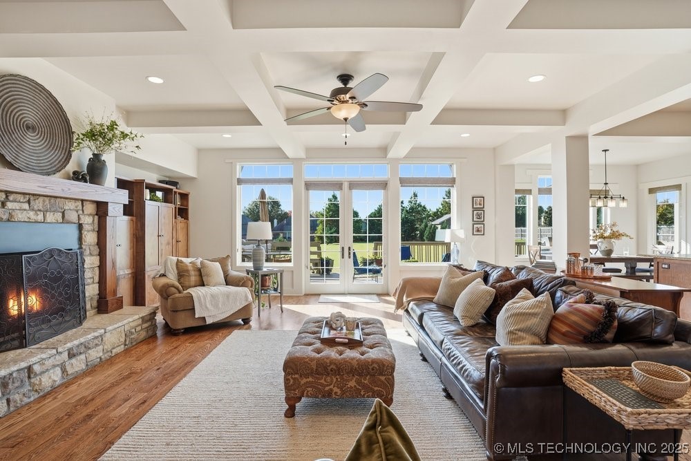 Jenks, Oklahoma, 74037, United States, 5 Bedrooms Bedrooms, ,6 BathroomsBathrooms,Residential,For Sale,1989076