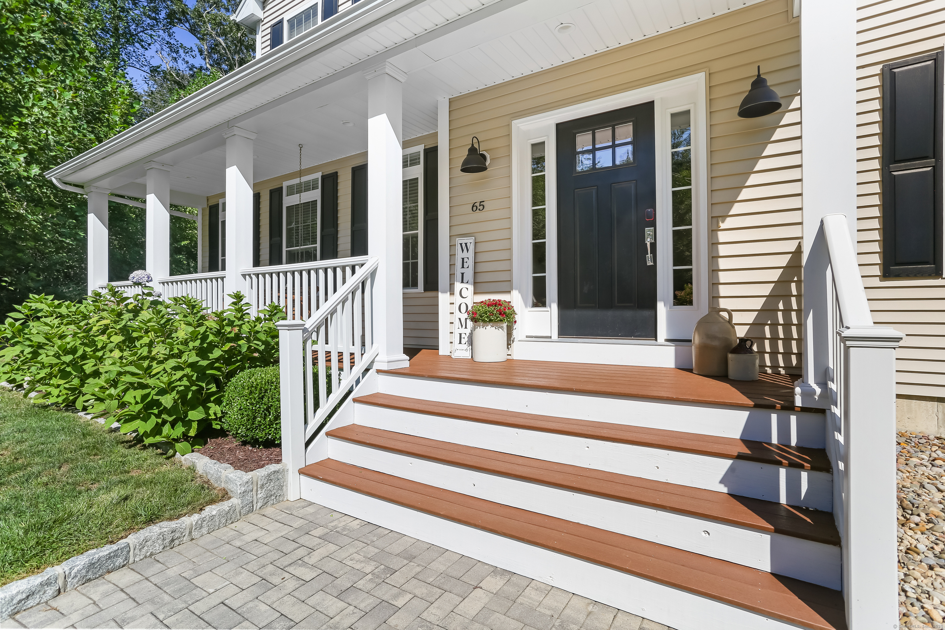 Shelton, Connecticut, 06484, United States, 4 Bedrooms Bedrooms, ,3 BathroomsBathrooms,Residential,For Sale,1939278