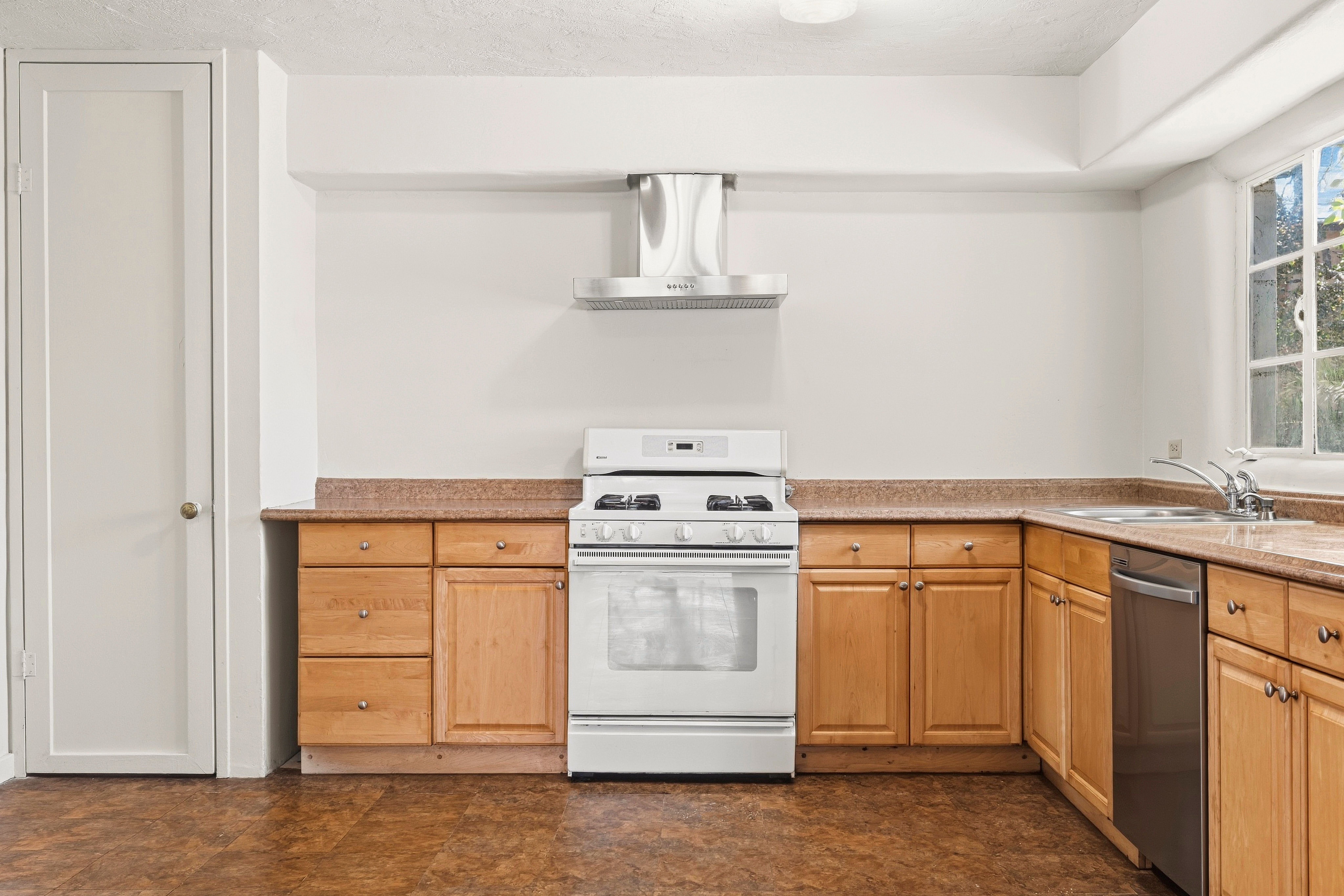  1241 Arcade Boulevard, Sacramento, CA 95815 - 物件實景