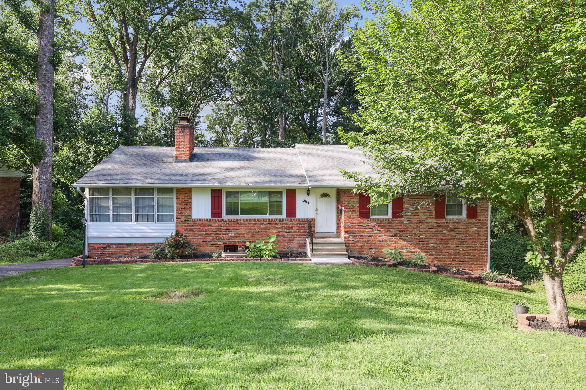 Annandale, Virginia, 22003, United States, 5 Bedrooms Bedrooms, ,3 BathroomsBathrooms,Residential,For Sale,1937773