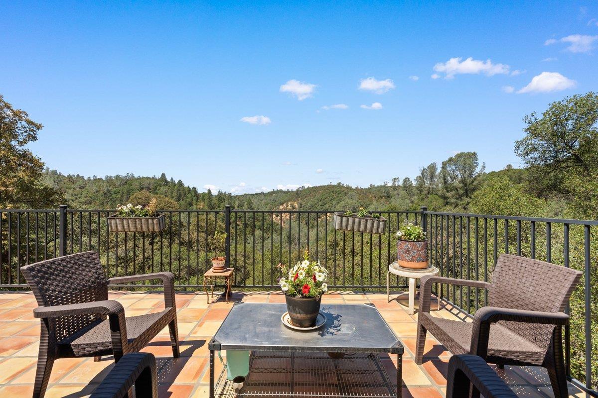 Grass Valley, California, 95949, United States, 4 Bedrooms Bedrooms, ,3 BathroomsBathrooms,Residential,For Sale,1924351