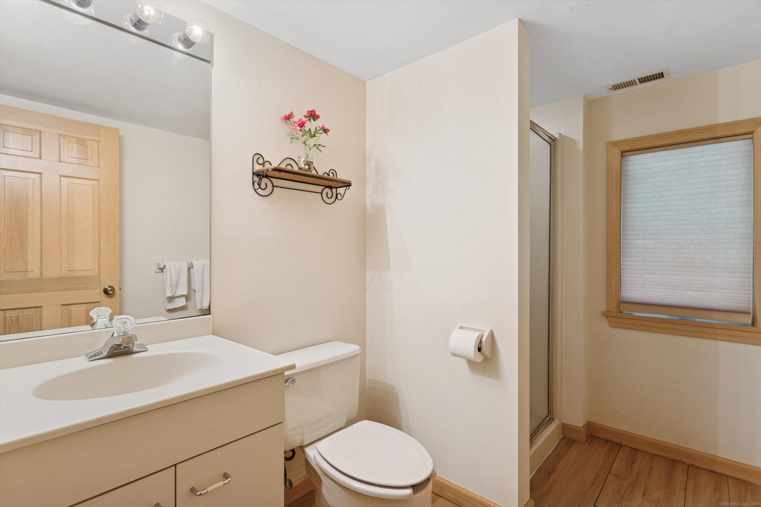 Stamford, Connecticut, 06903, United States, 5 Bedrooms Bedrooms, ,5 BathroomsBathrooms,Residential,For Sale,1976507