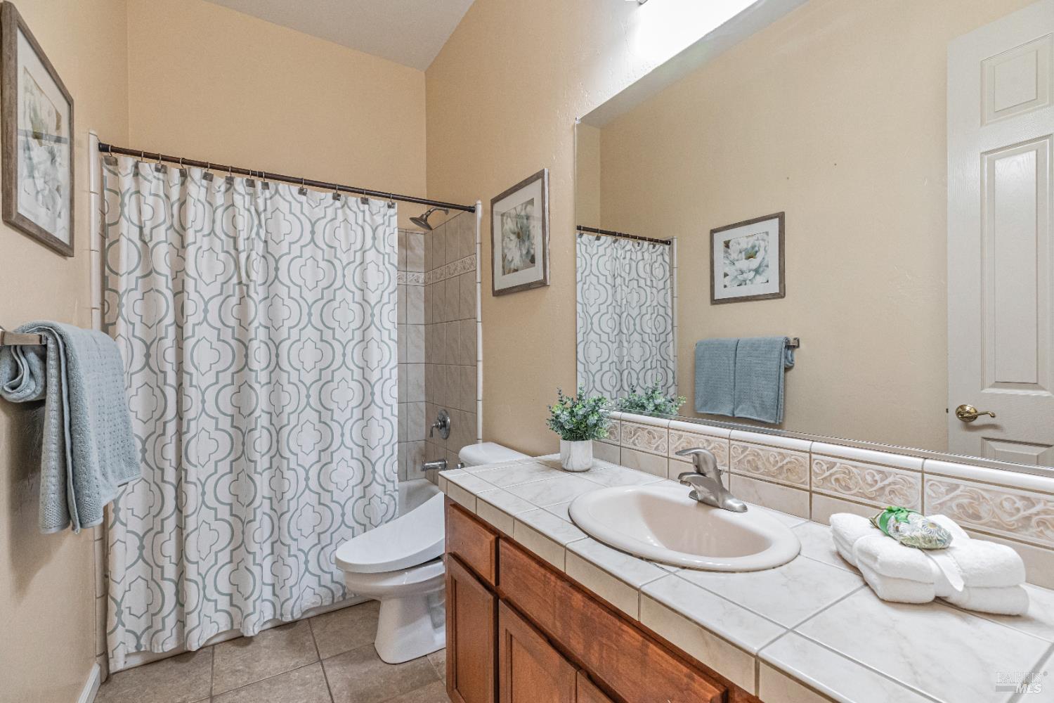 Santa Rosa, California, 95403, United States, 3 Bedrooms Bedrooms, ,2 BathroomsBathrooms,Residential,For Sale,1868703