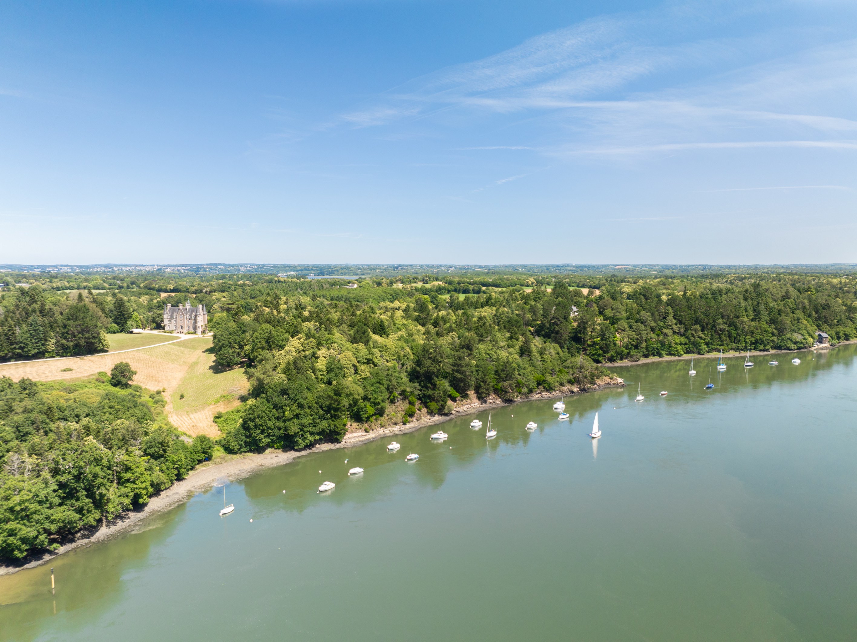  South-Finistere. Magnificent XIXth castle and its dependences... - 物件實景