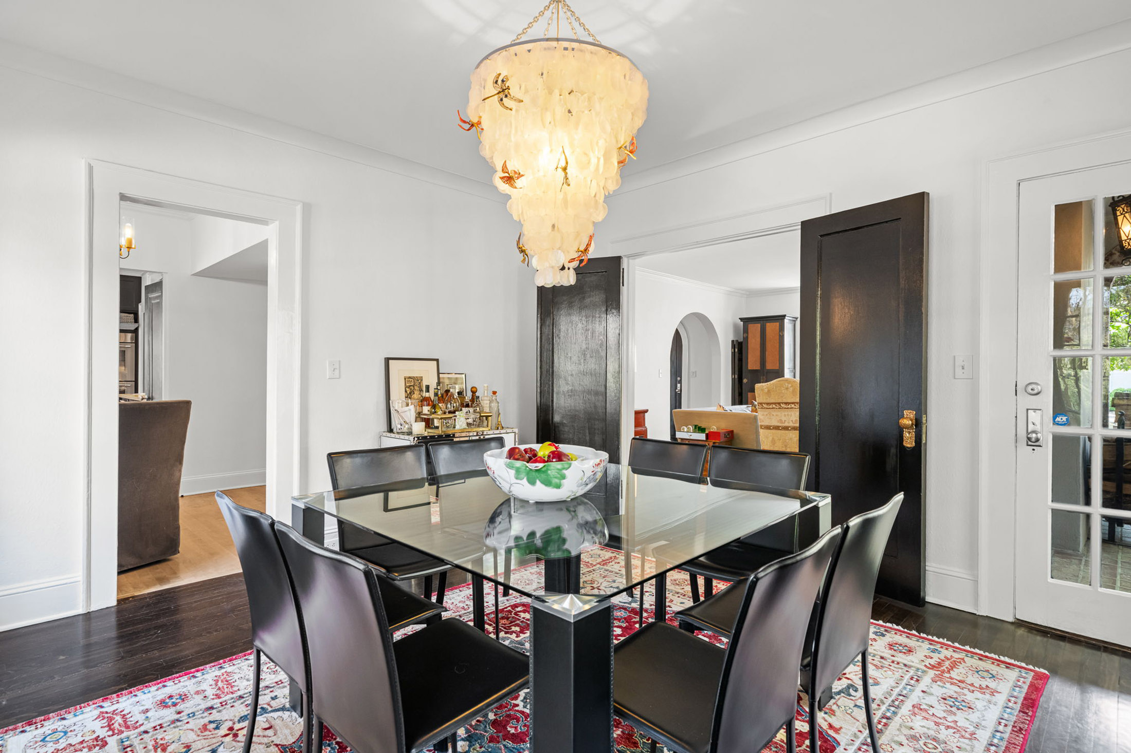  Timeless Ardmore Park Home Blends Classic Charm with Custom Renovations - 物件實景