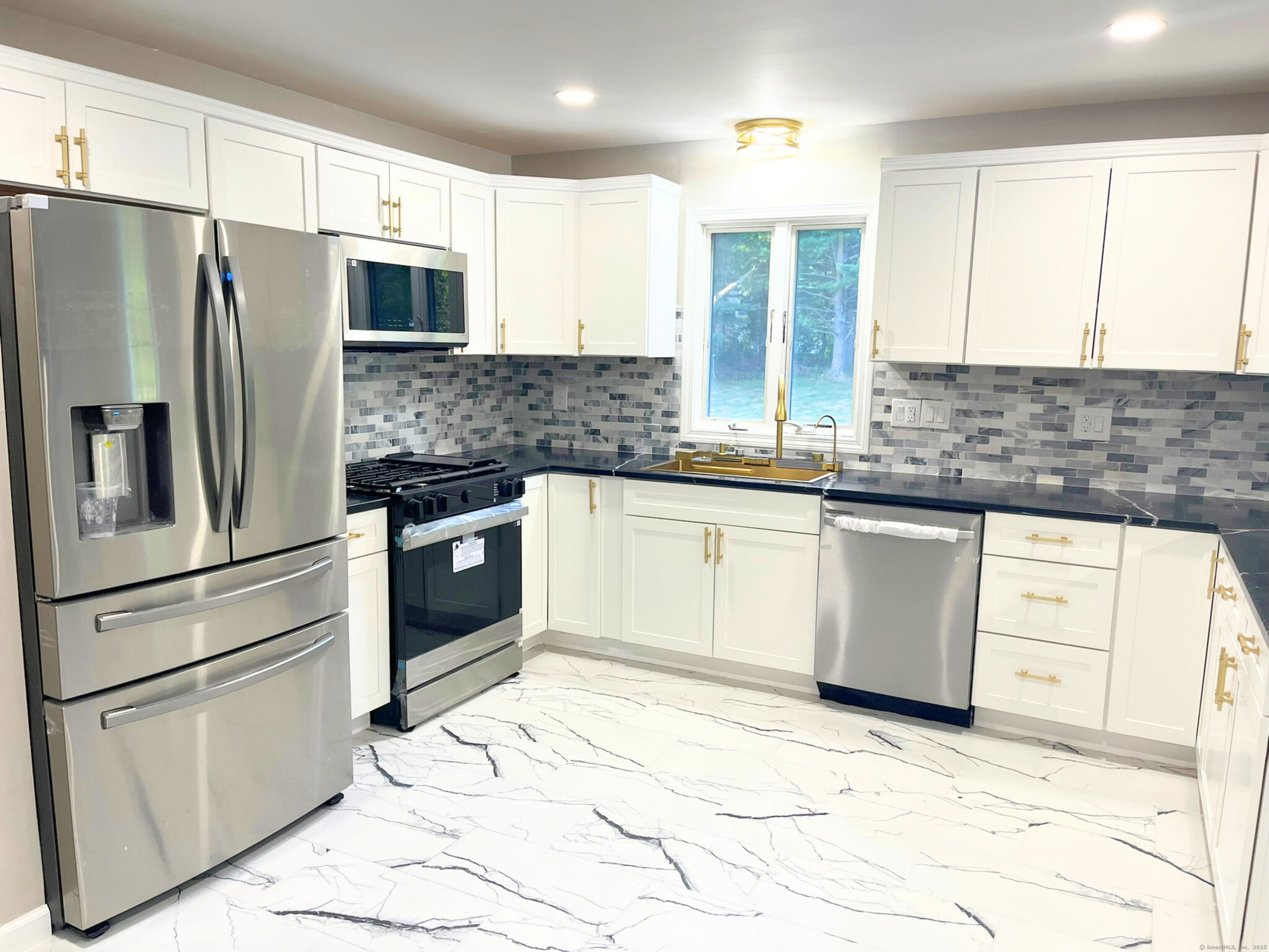 Monroe, Connecticut, 06468, United States, 5 Bedrooms Bedrooms, ,3 BathroomsBathrooms,Residential,For Sale,1907452