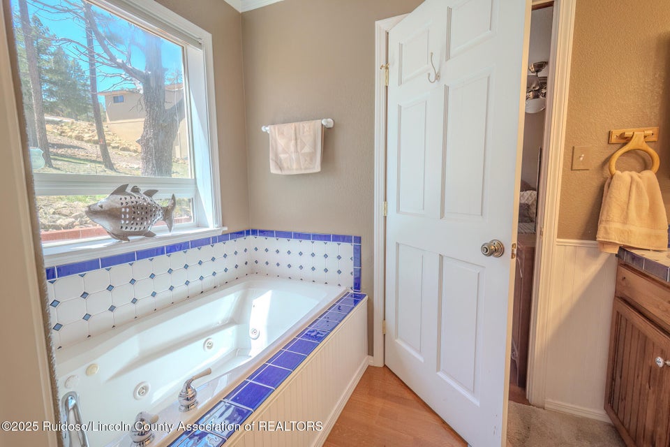 Ruidoso, New Mexico, 88345, United States, 4 Bedrooms Bedrooms, ,3 BathroomsBathrooms,Residential,For Sale,1909726