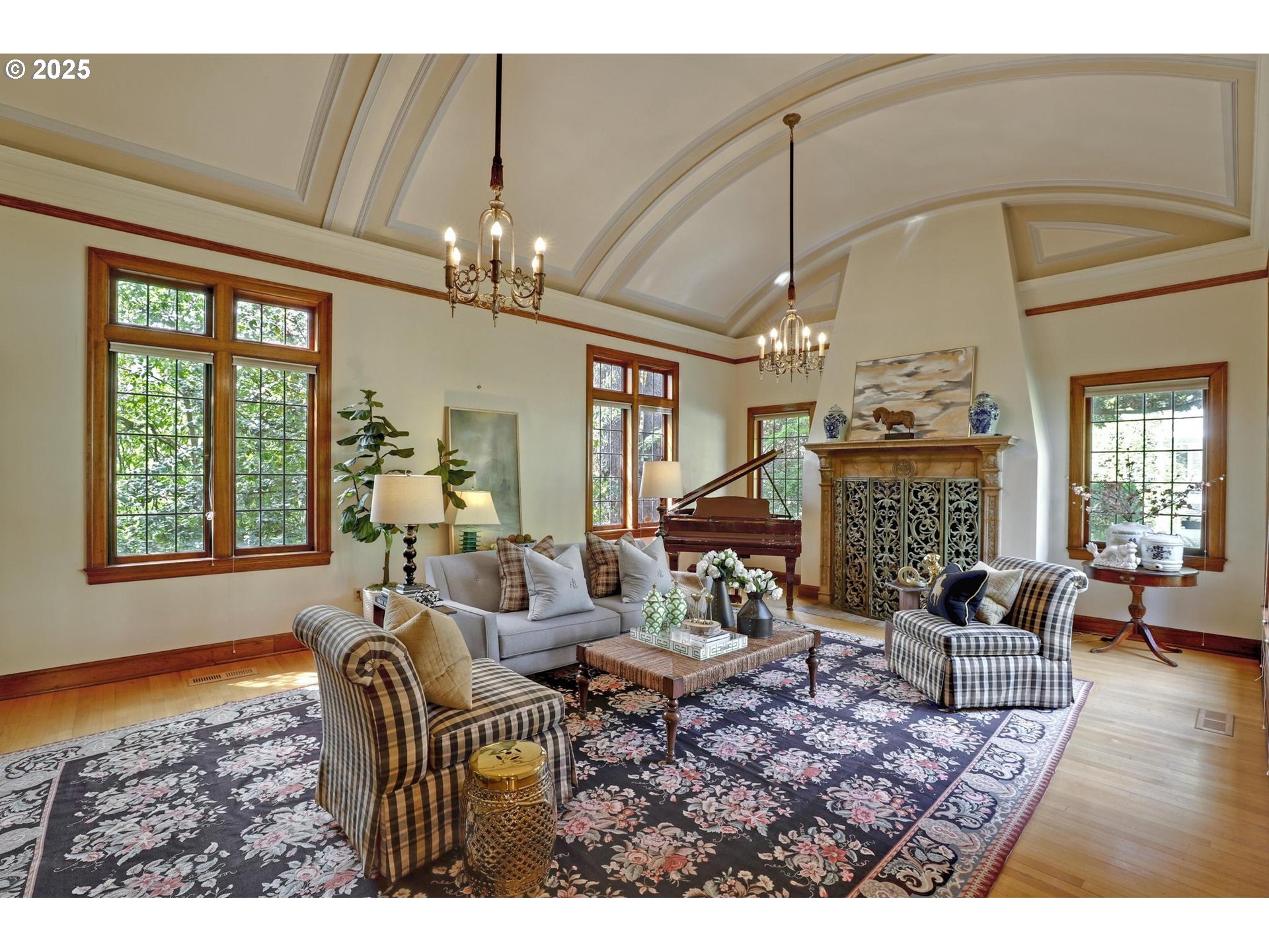 Portland, Oregon, 97205, United States, 4 Bedrooms Bedrooms, ,4 BathroomsBathrooms,Residential,For Sale,1795097
