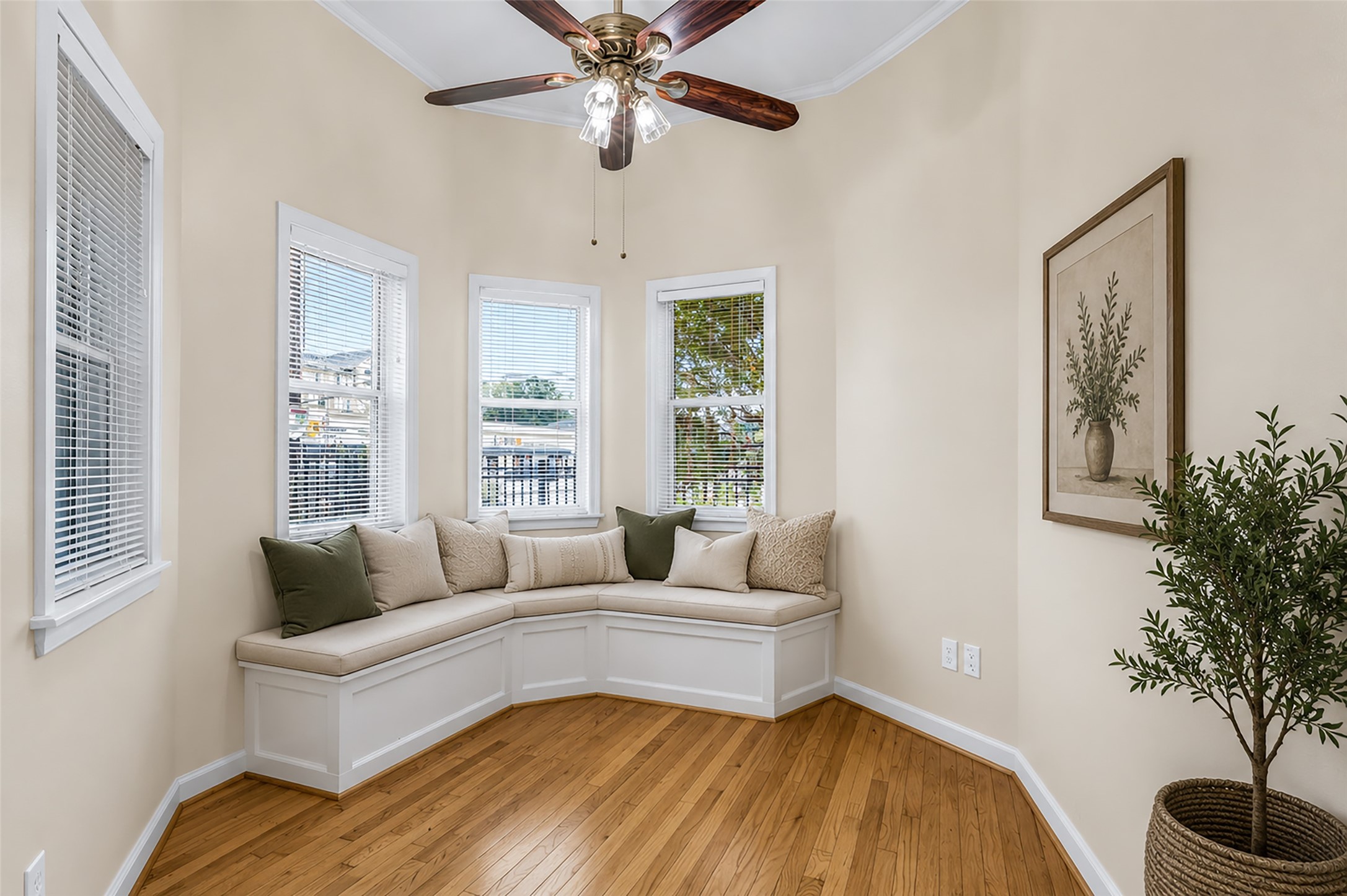  3201 White Oak Drive - 物件實景