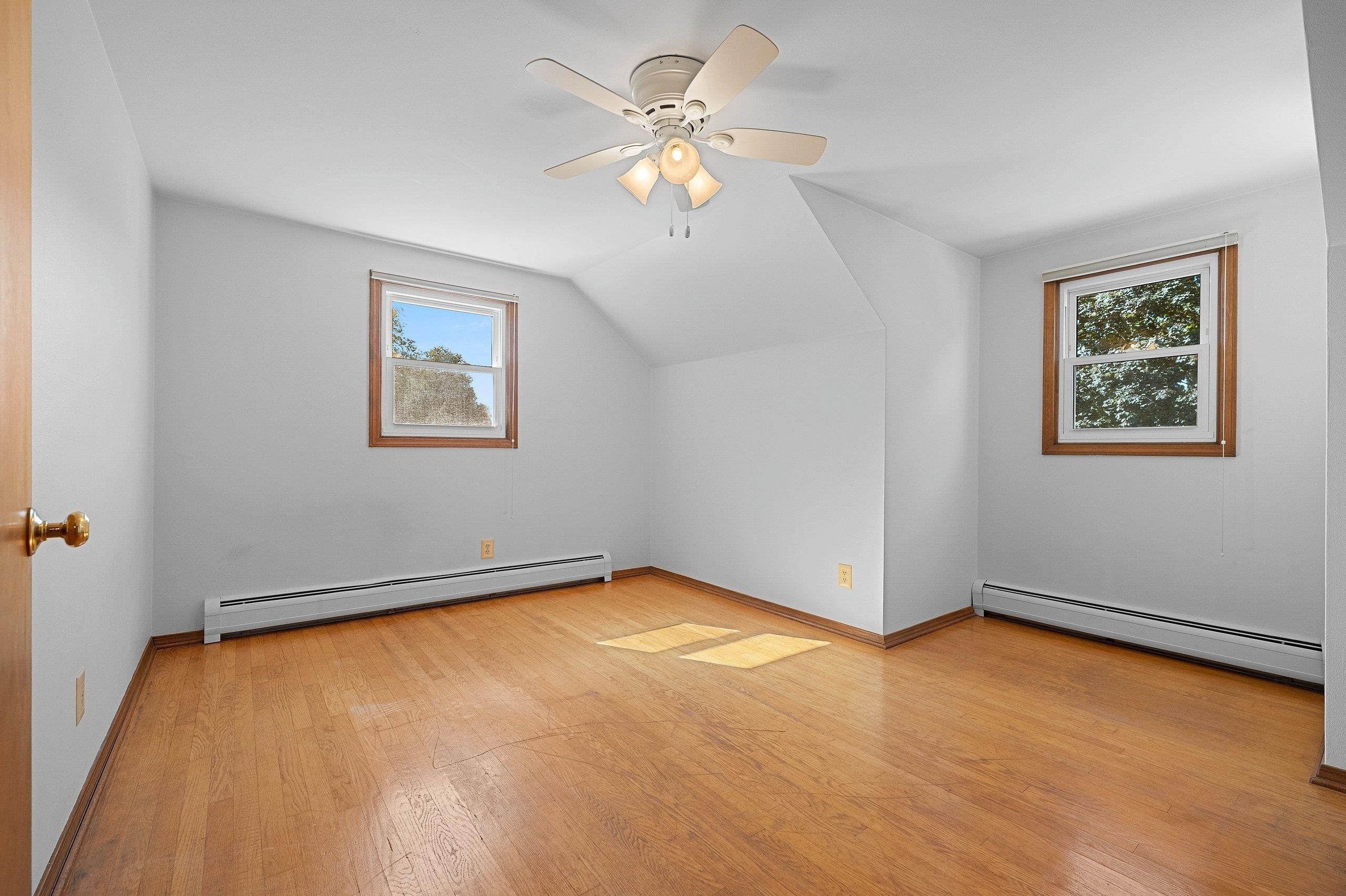 GREEN BAY, Wisconsin, 54304-4417, United States, 4 Bedrooms Bedrooms, ,2 BathroomsBathrooms,Residential,For Sale,1978060