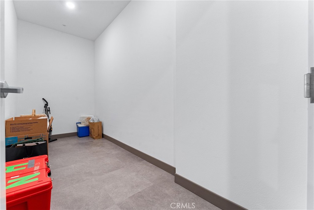 Irvine, California, 92618, United States, 2 Bedrooms Bedrooms, ,2 BathroomsBathrooms,Residential,For Sale,1988212