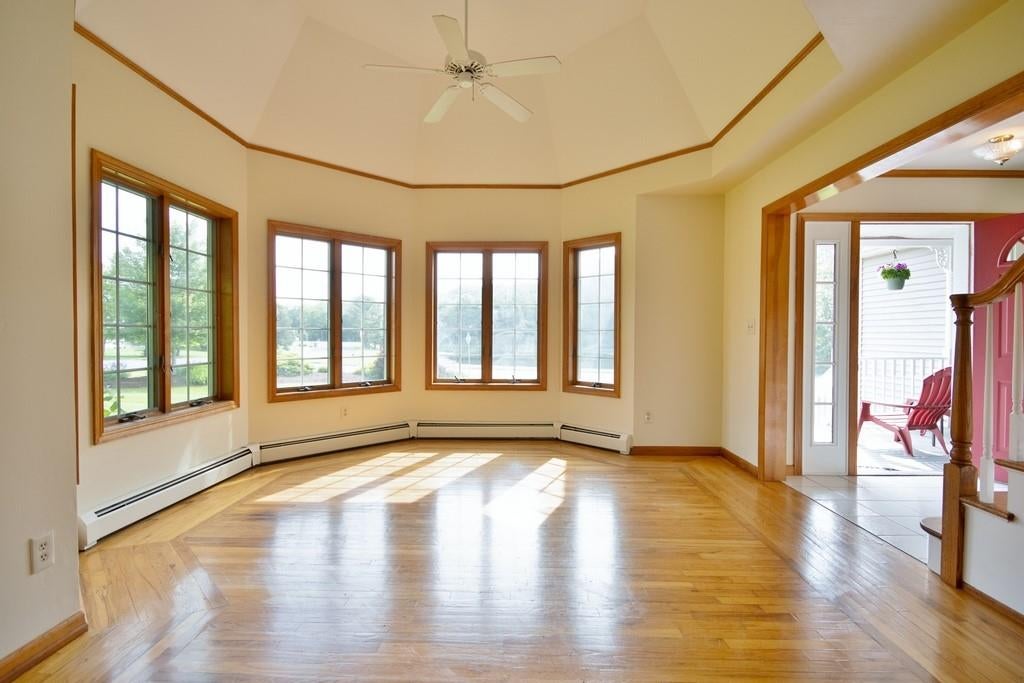 Florida, New York, 10921, United States, 4 Bedrooms Bedrooms, ,3 BathroomsBathrooms,Residential,For Sale,1944885