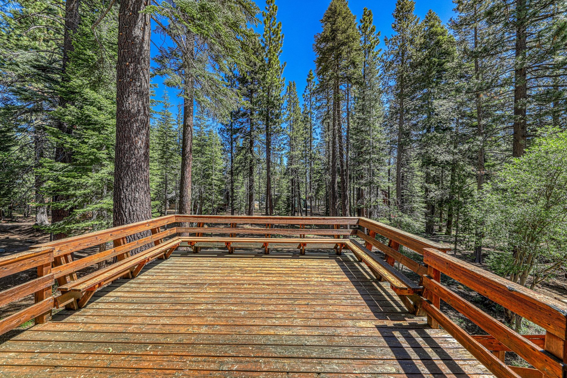  DESIRABLE TAHOE DONNER LOCATION - 物件實景