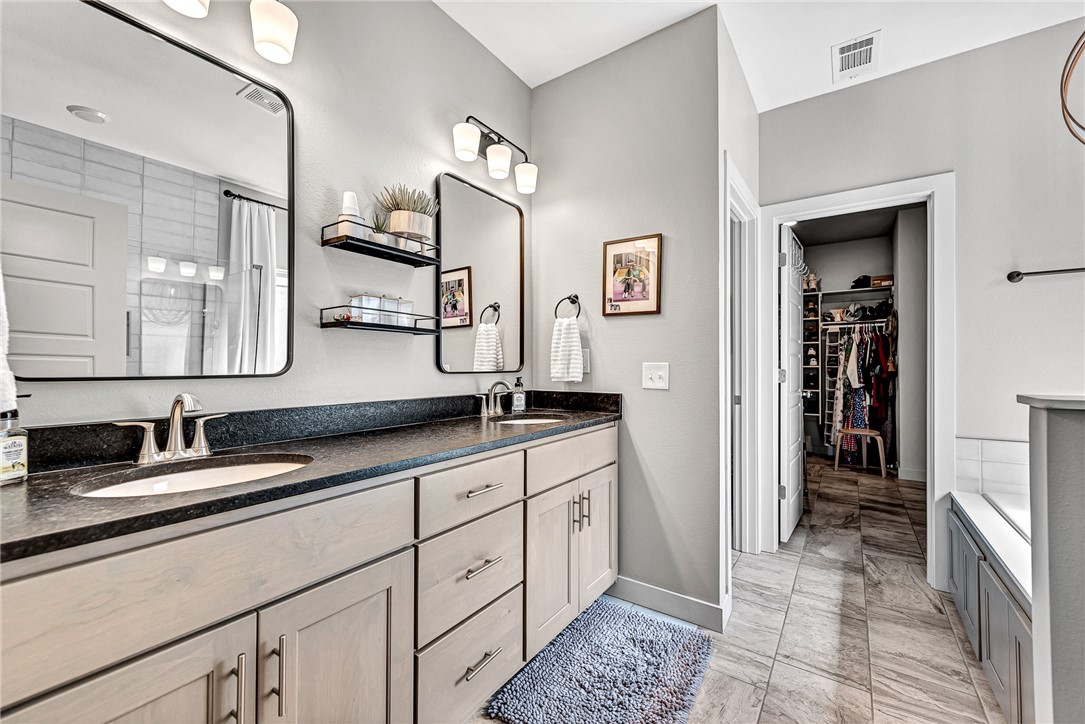 Cave Springs, Arkansas, 72718, United States, 4 Bedrooms Bedrooms, ,3 BathroomsBathrooms,Residential,For Sale,1919634