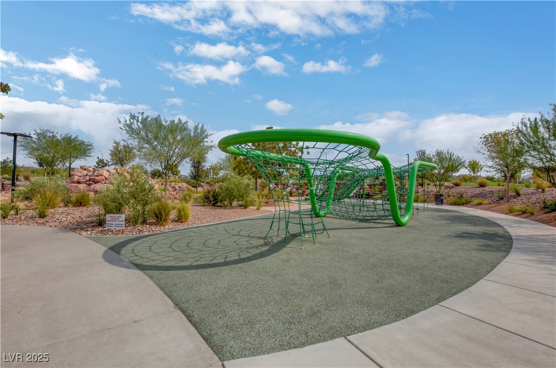 Henderson, Nevada, 89011, United States, 3 Bedrooms Bedrooms, ,2 BathroomsBathrooms,Residential,For Sale,1848397