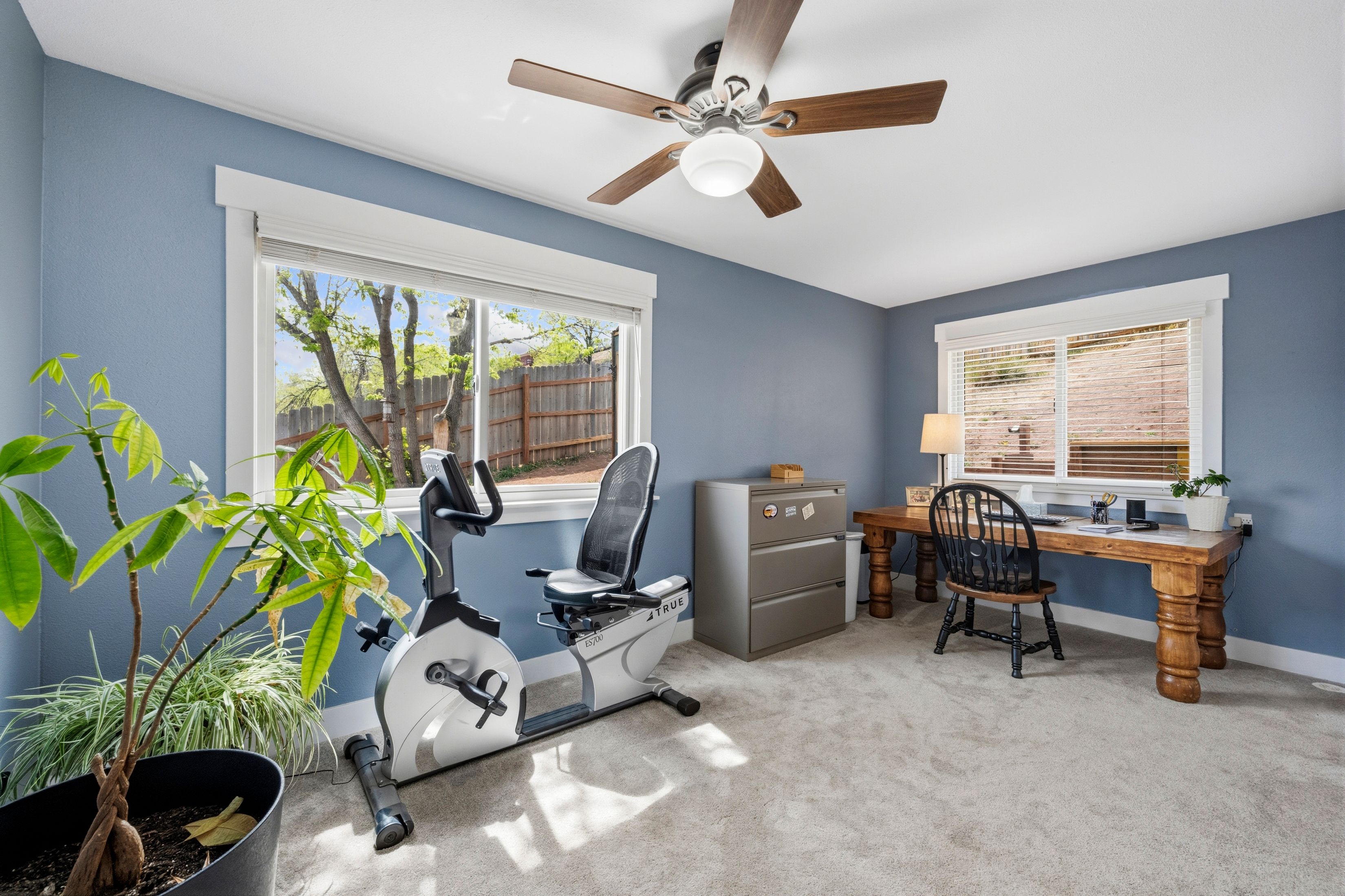  Beautifully Updated Raised Ranch, Perfectly Positioned to Capture Views - 物件實景