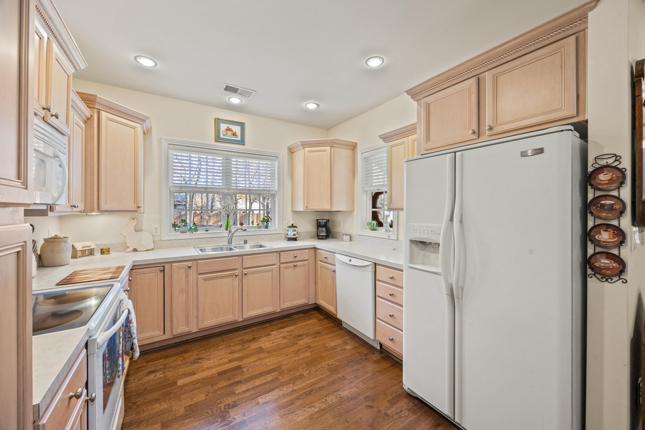 Lexington, Kentucky, 40503, United States, 2 Bedrooms Bedrooms, ,2 BathroomsBathrooms,Residential,For Sale,1995955